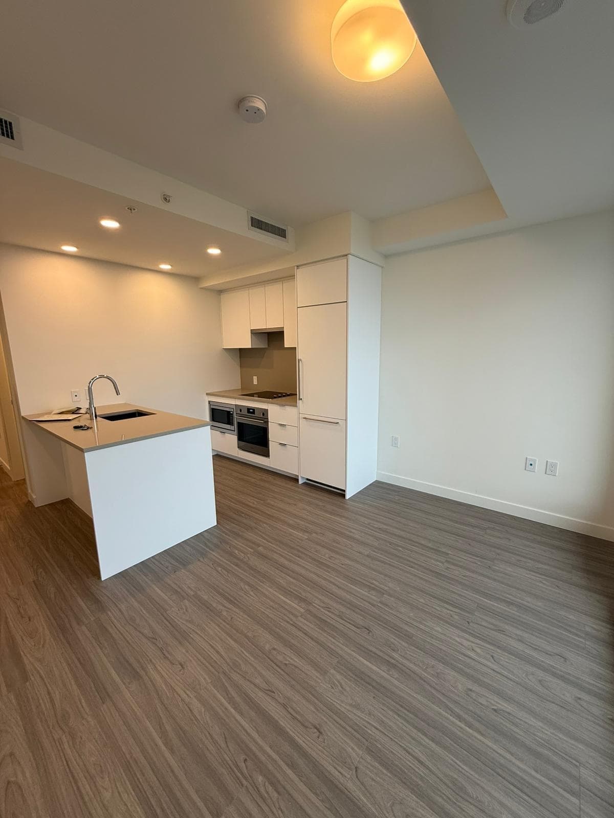 3403 - 13675 107a Avenue, Surrey