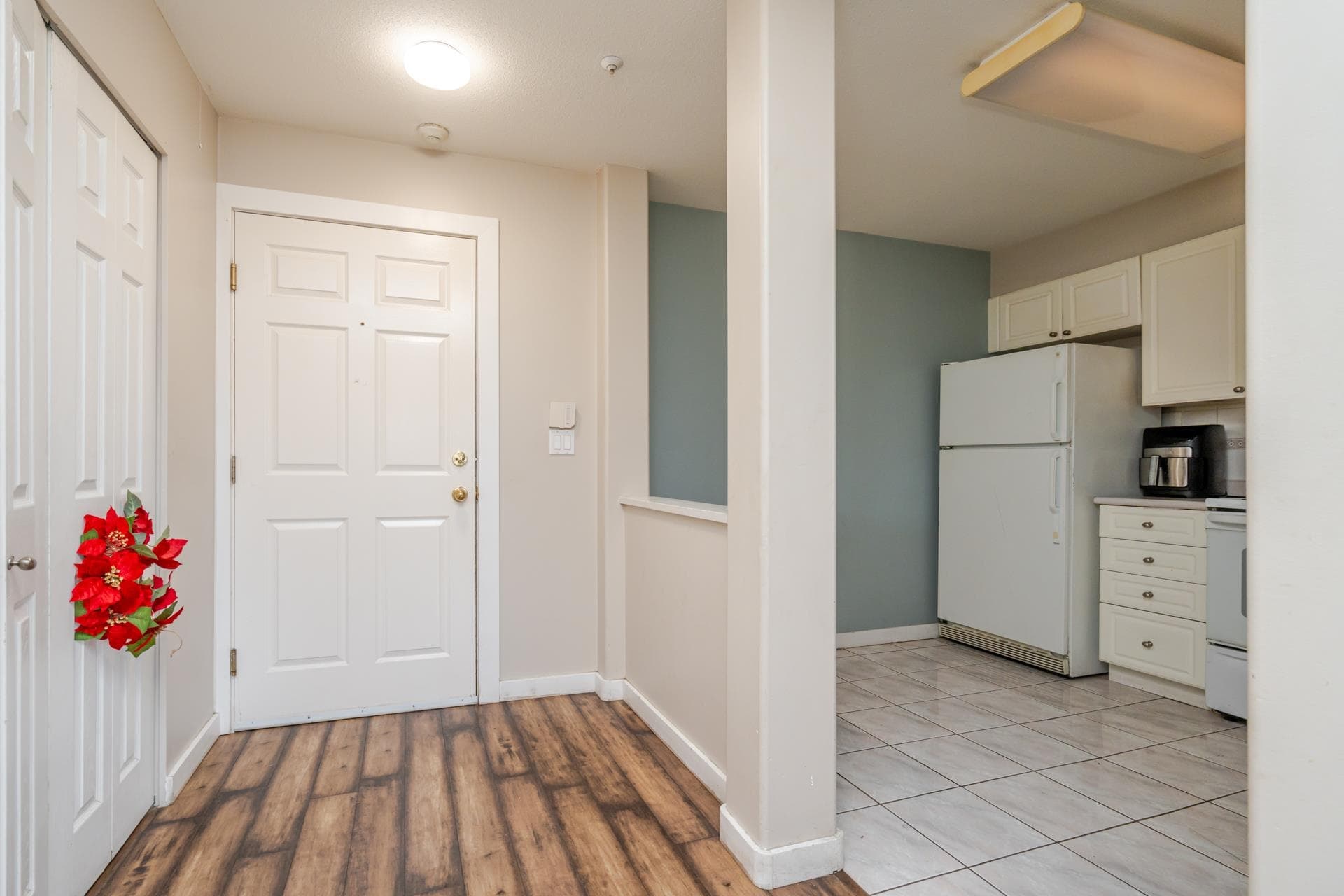 306 - 15241 18 Avenue, Surrey, V4A 1W9 — photo 4