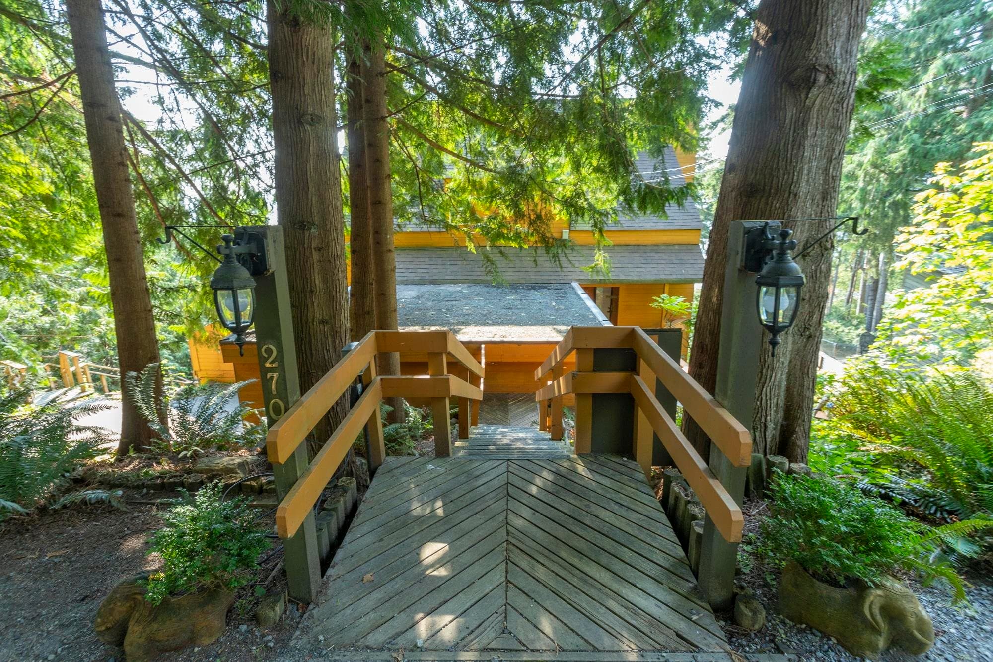 270 Mountain Drive, Lions Bay, V0N 2E0 — photo 4