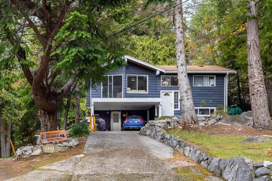 4843 Arthur Way, Madeira Park