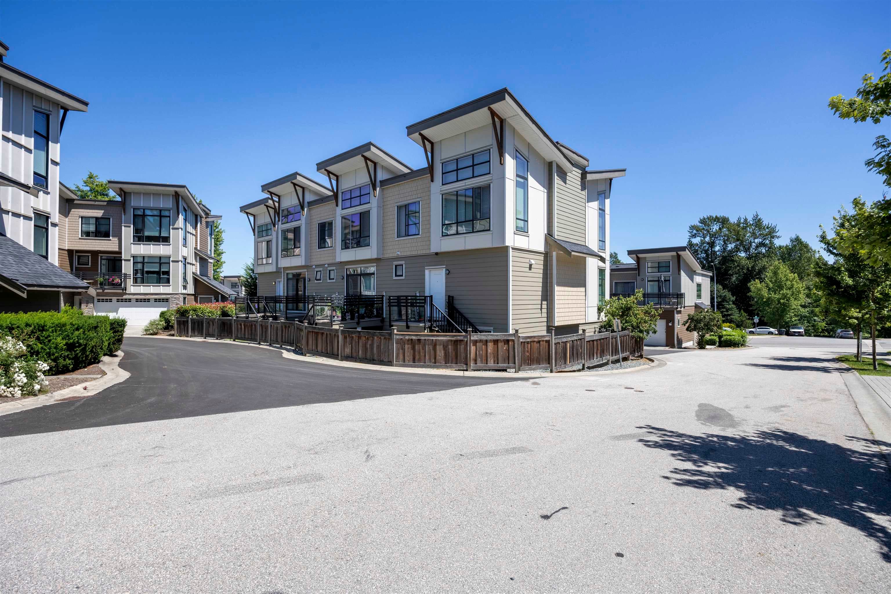 11 - 9989 E Barnston Drive, Surrey, V4N 6N3 — photo 2
