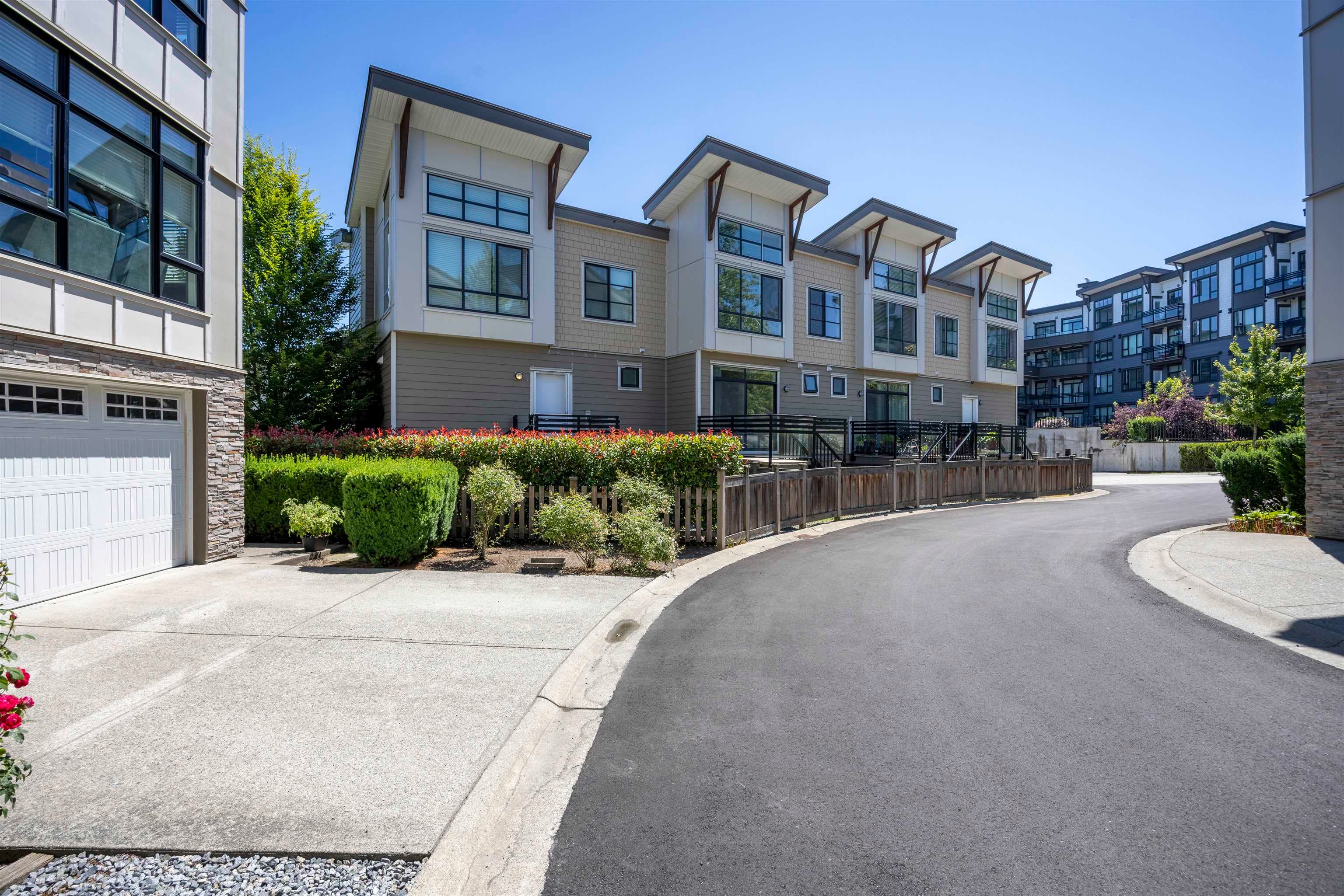 11 - 9989 E Barnston Drive, Surrey, V4N 6N3 — photo 4