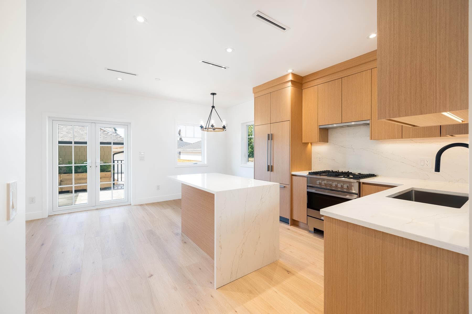 265 W 6th Street, North Vancouver, V7M 1K7 — photo 4