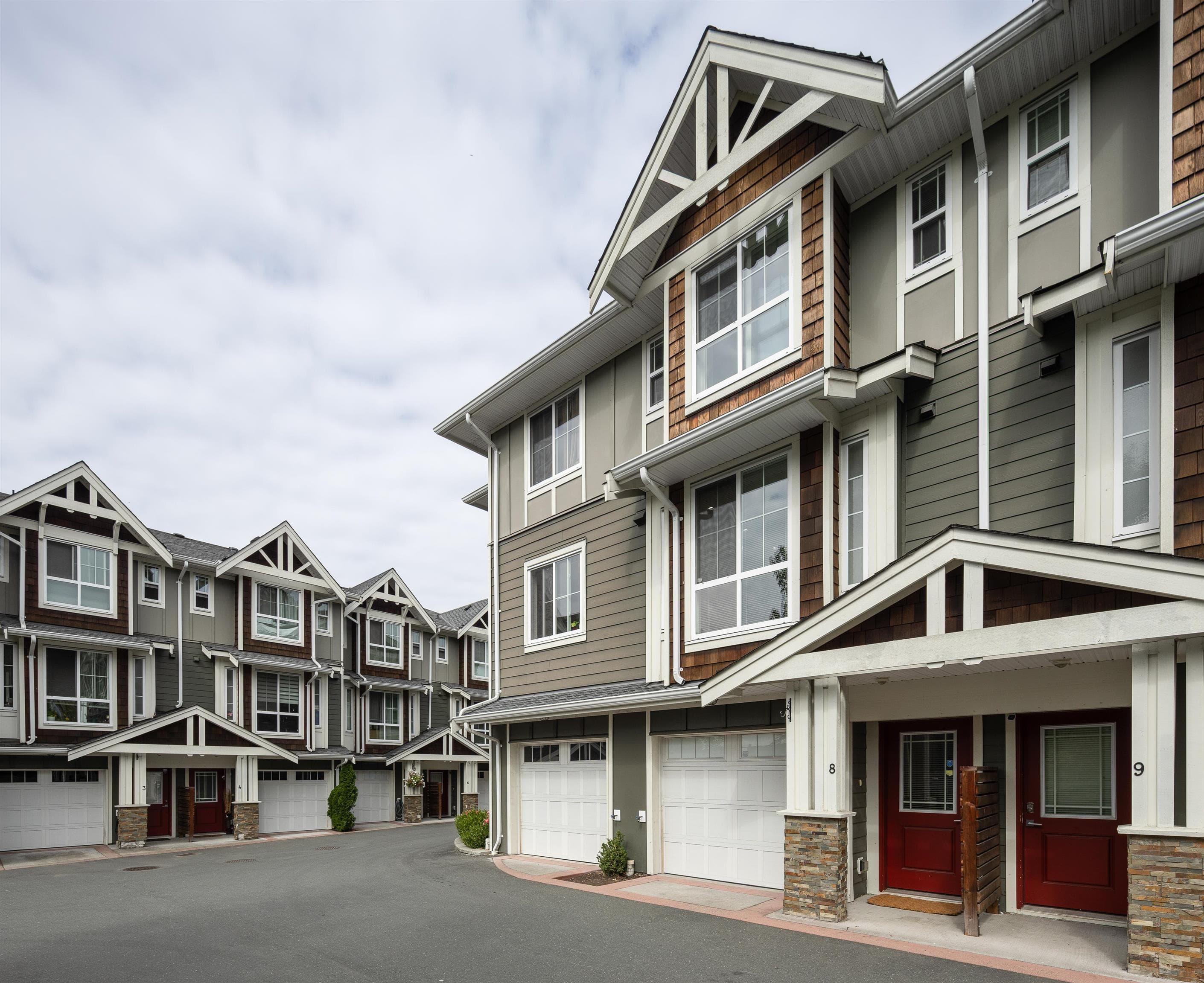 8 - 9989 240a Street, Maple Ridge