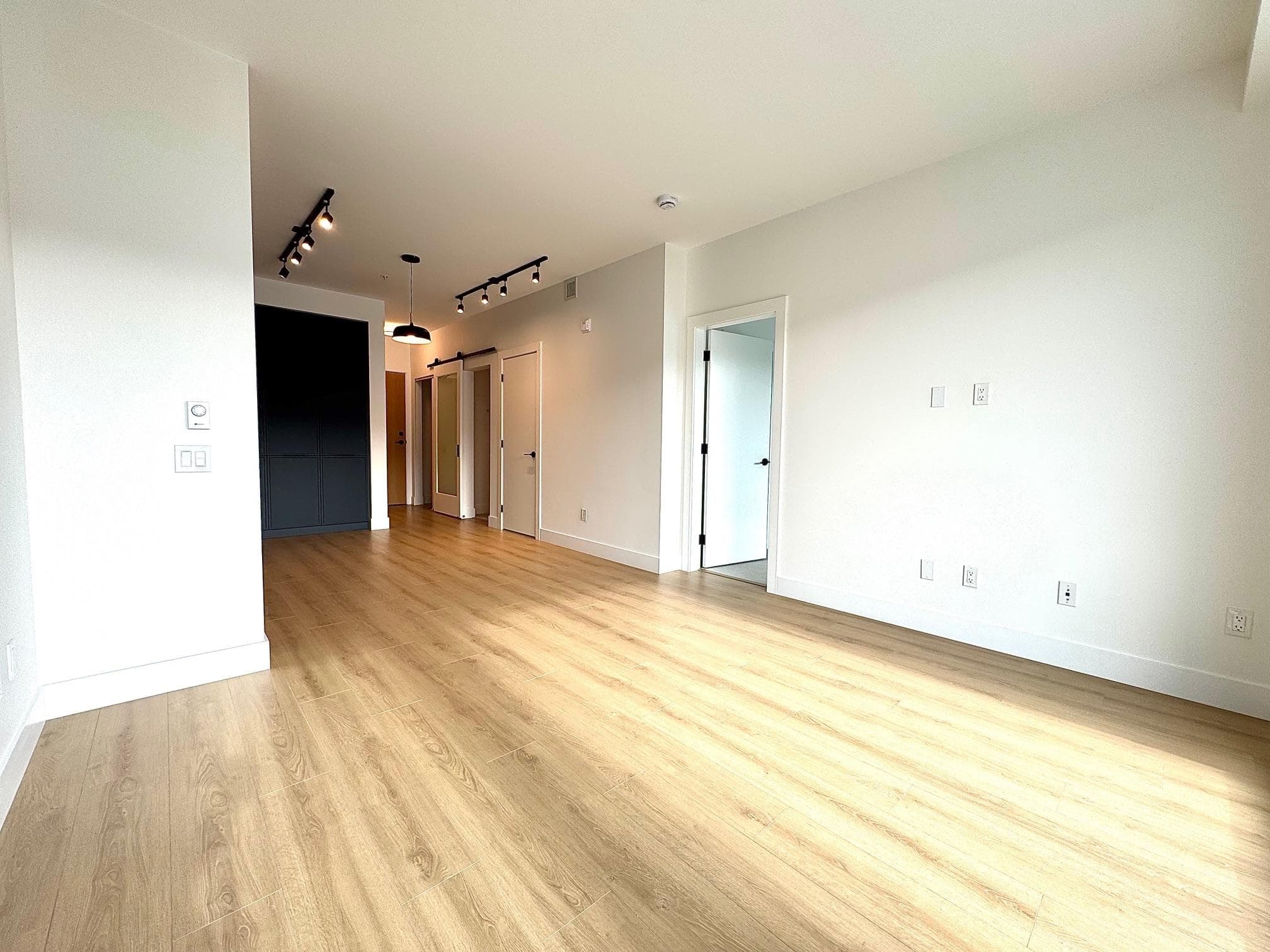 504 - 3075 Murray Street, Port Moody, V3H 0N9 — photo 3