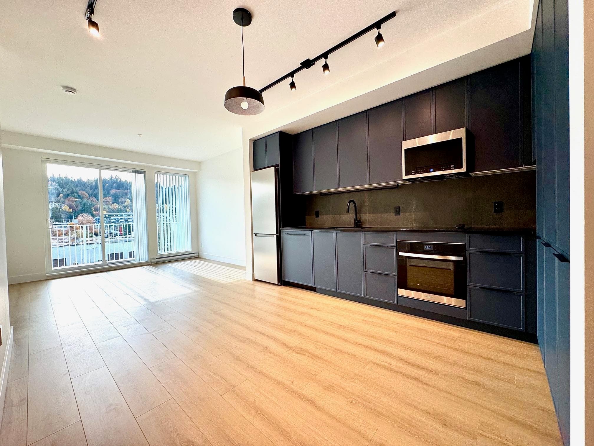 504 - 3075 Murray Street, Port Moody, V3H 0N9 — photo 1