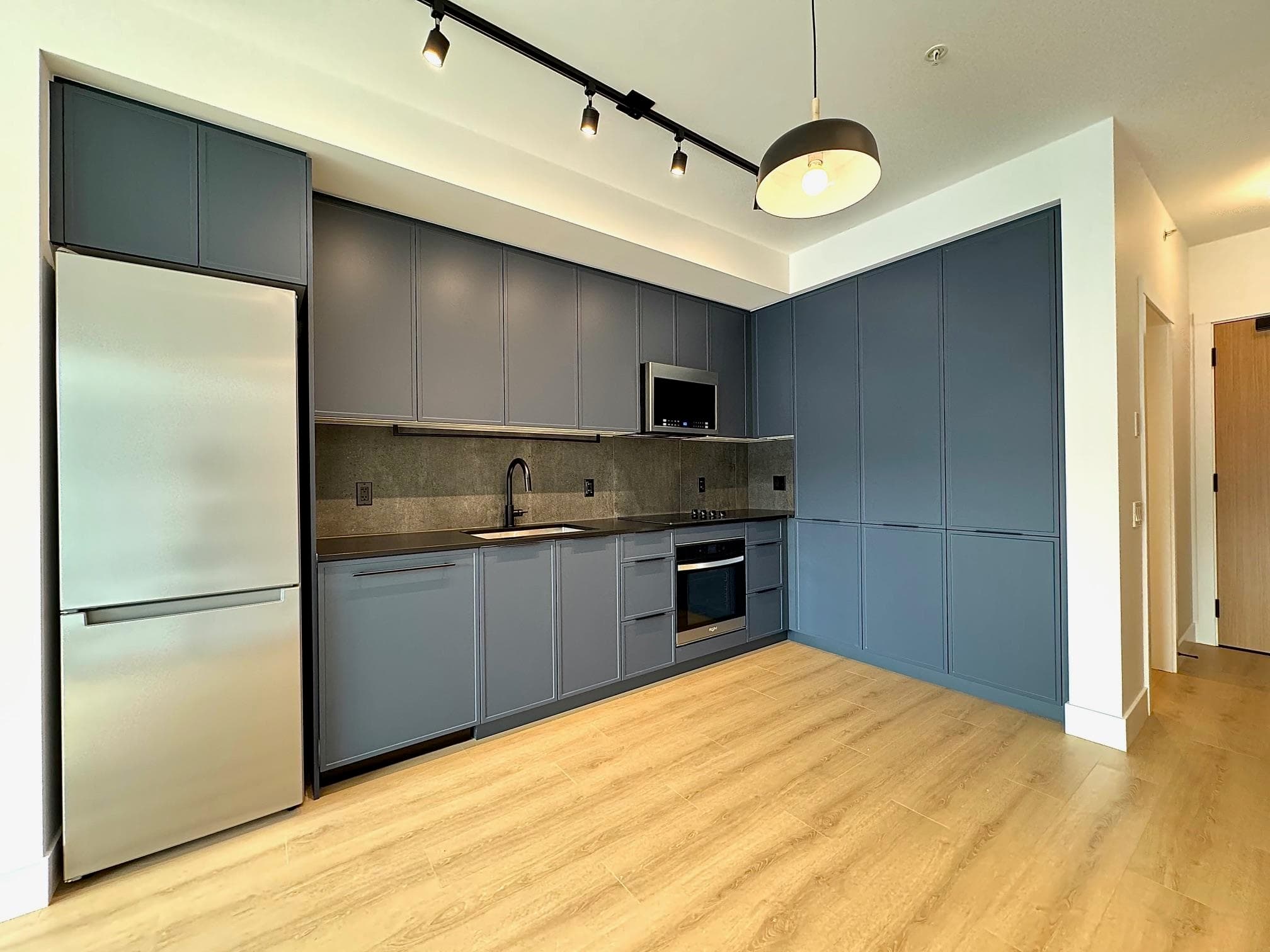504 - 3075 Murray Street, Port Moody, V3H 0N9 — photo 4