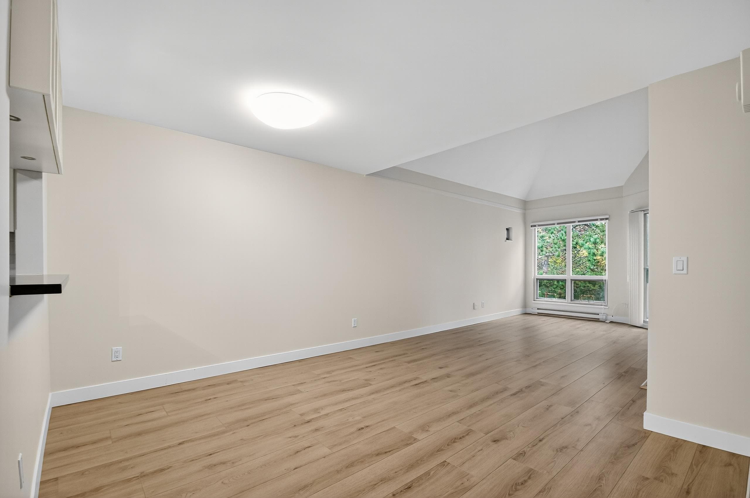 303 - 7457 Moffatt Road, Richmond, V6Y 1X9 — photo 2