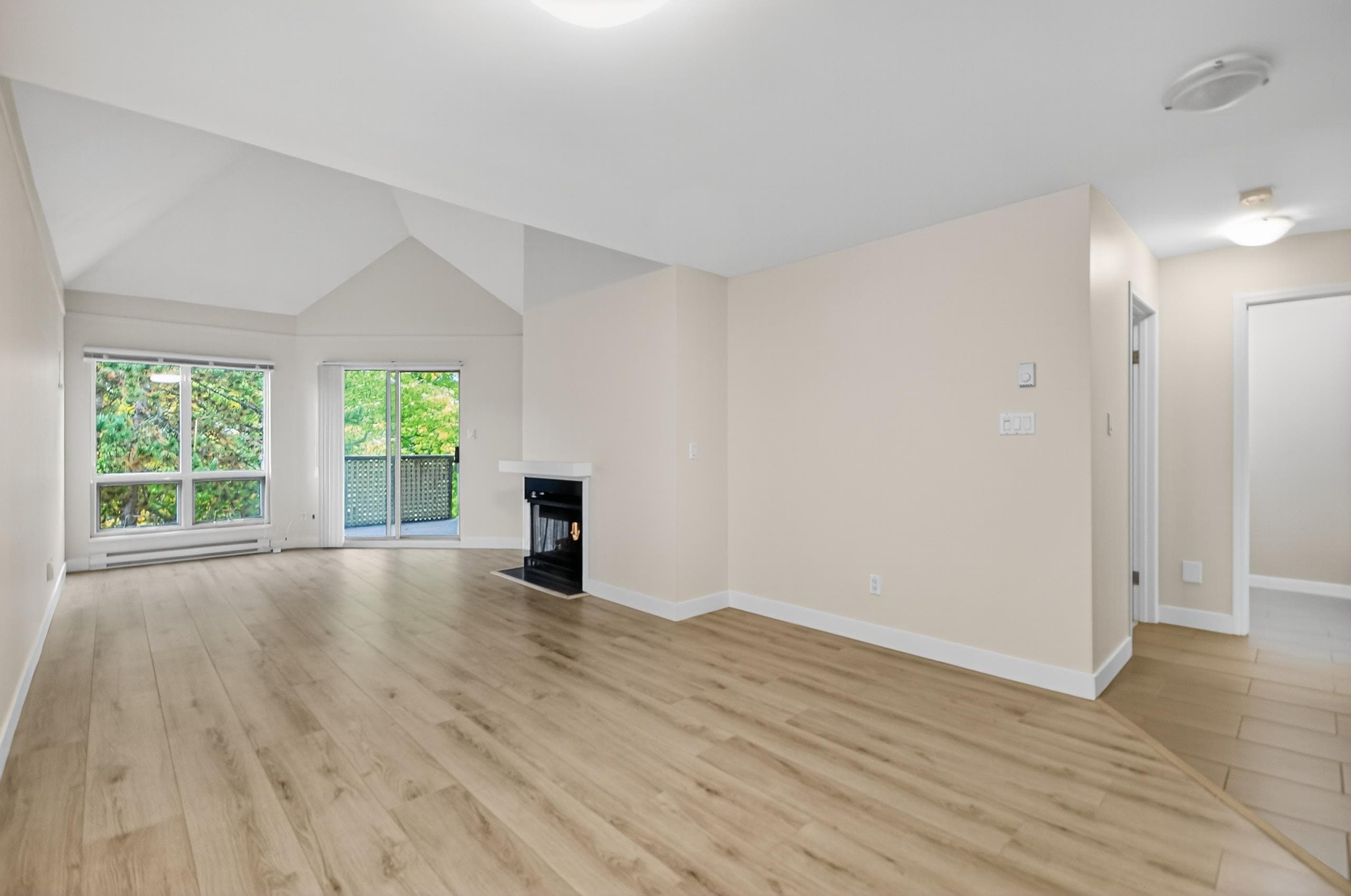 303 - 7457 Moffatt Road, Richmond, V6Y 1X9 — photo 4