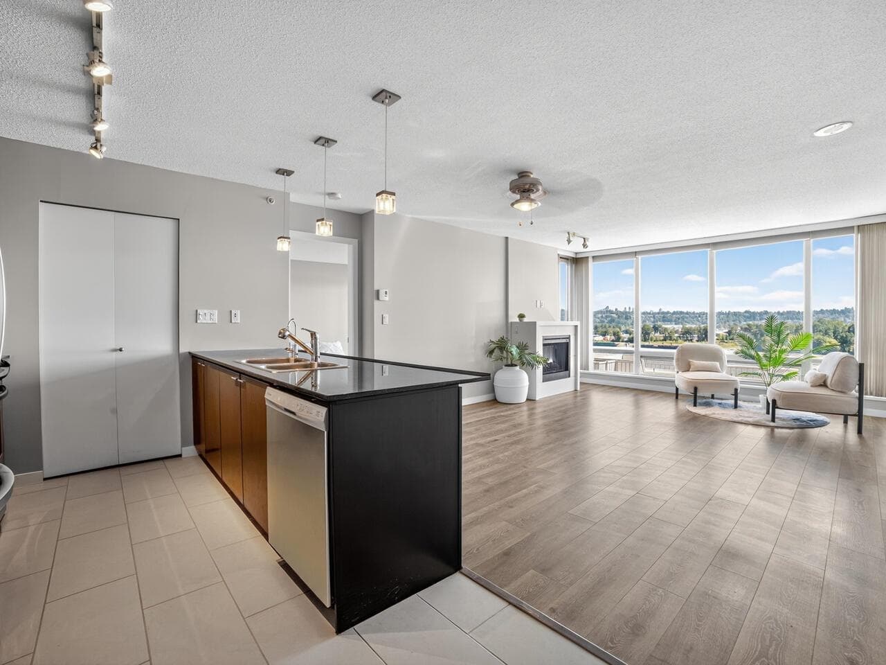 704 - 39 Sixth Street, New Westminster, V3L 0B3 — photo 2