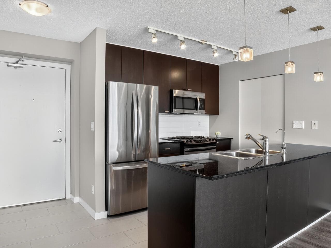 704 - 39 Sixth Street, New Westminster, V3L 0B3 — photo 3