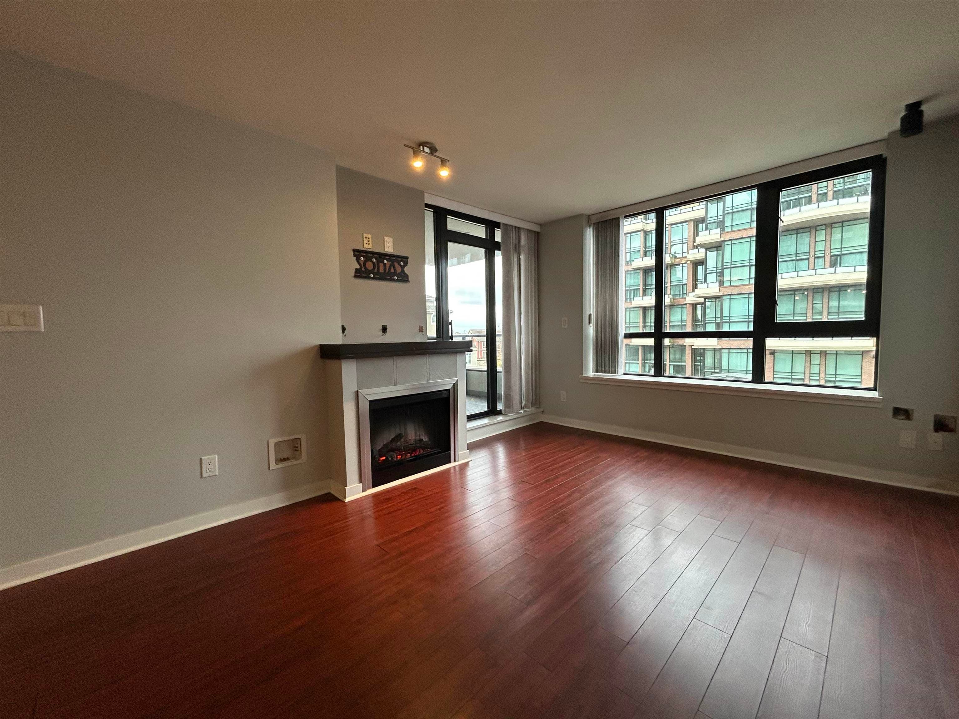 506 - 1 Renaissance Square, New Westminster, V3M 0B6 — photo 2