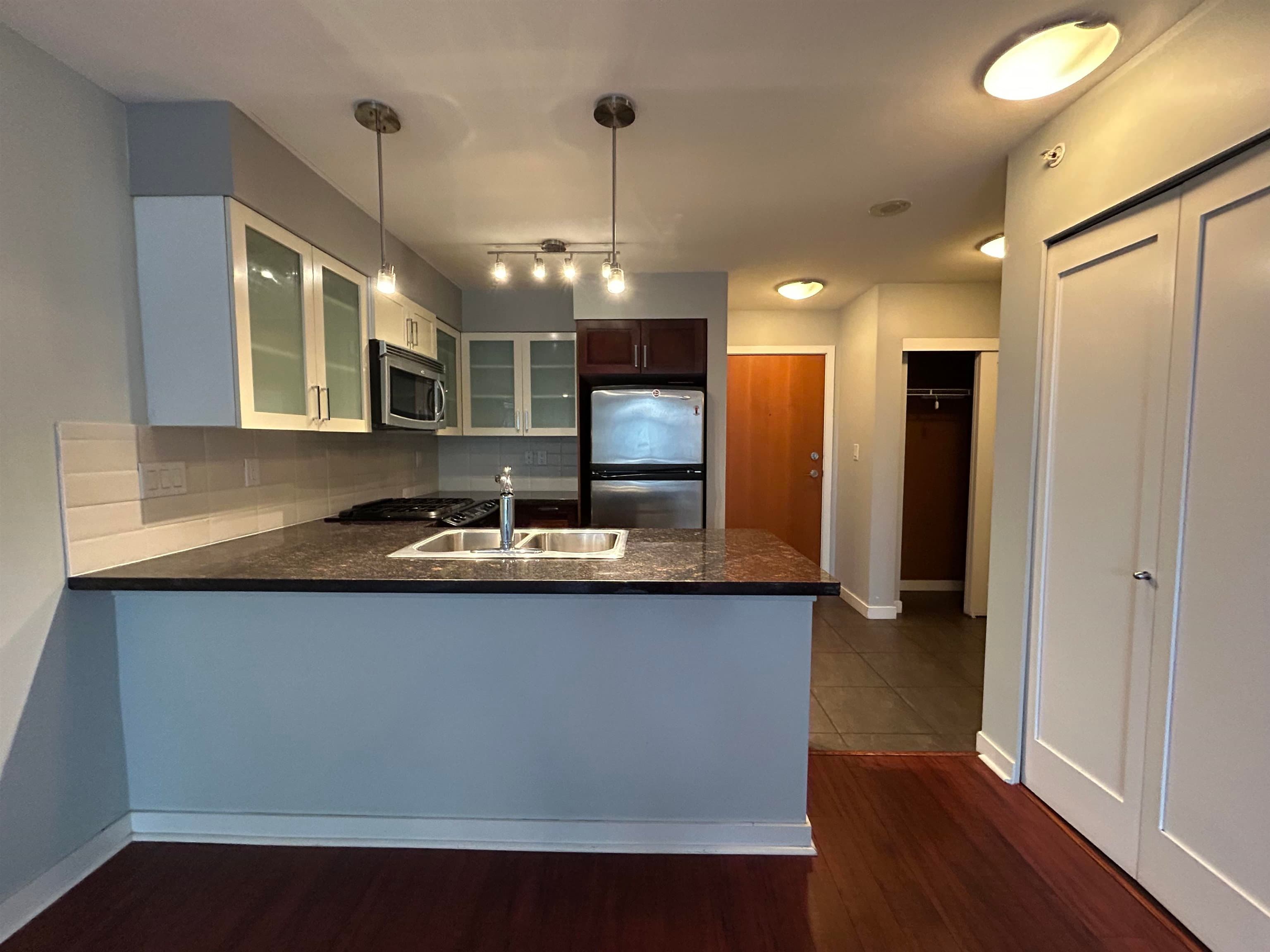 506 - 1 Renaissance Square, New Westminster, V3M 0B6 — photo 3