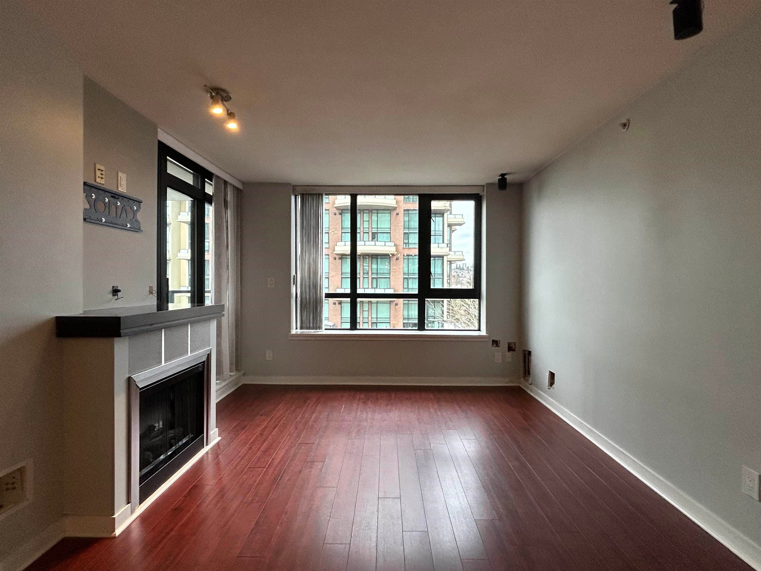 506 - 1 Renaissance Square, New Westminster, V3M 0B6 — photo 1