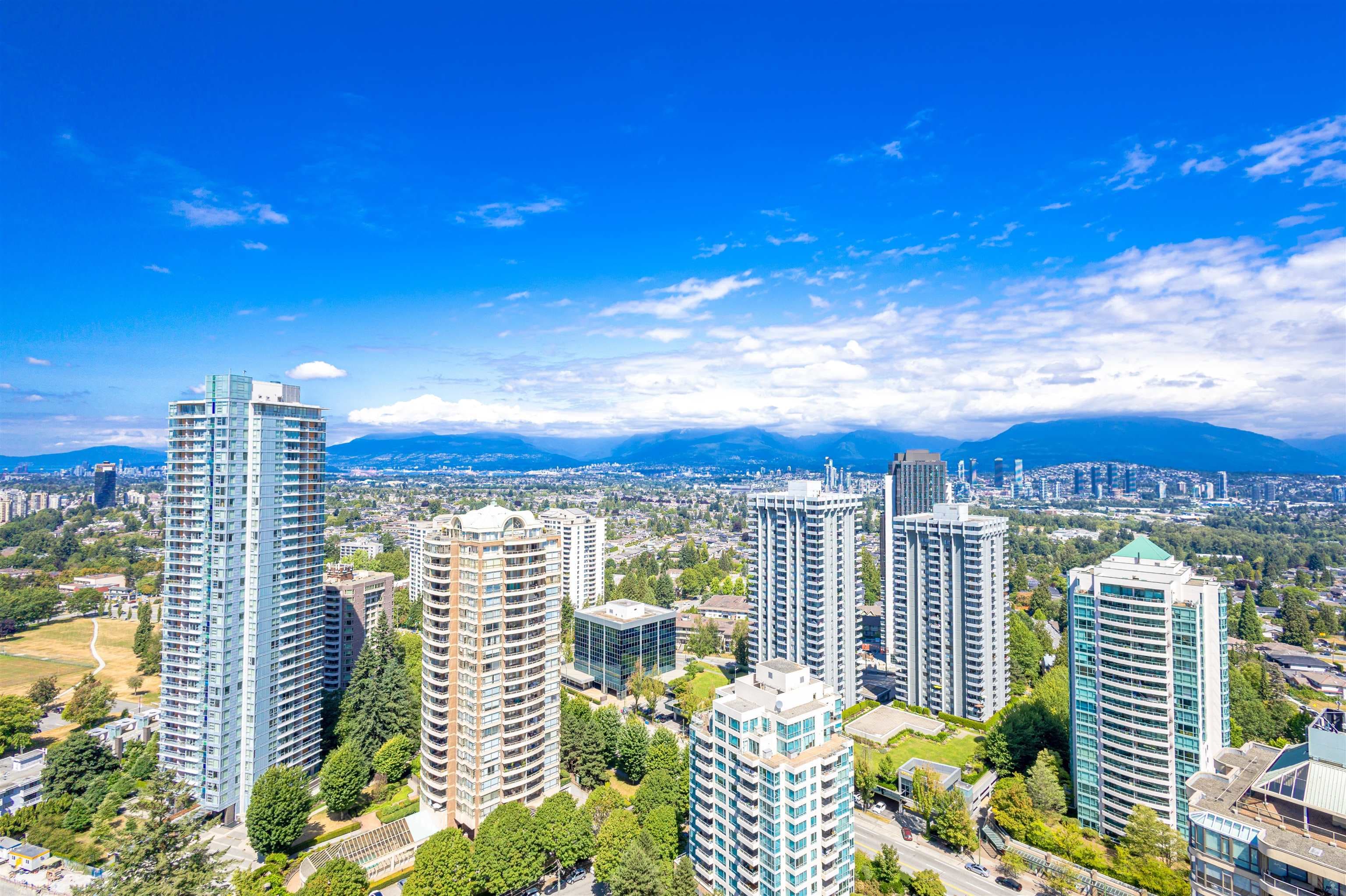 2505 - 5987 Wilson Avenue, Burnaby, V5H 0L7 — photo 2