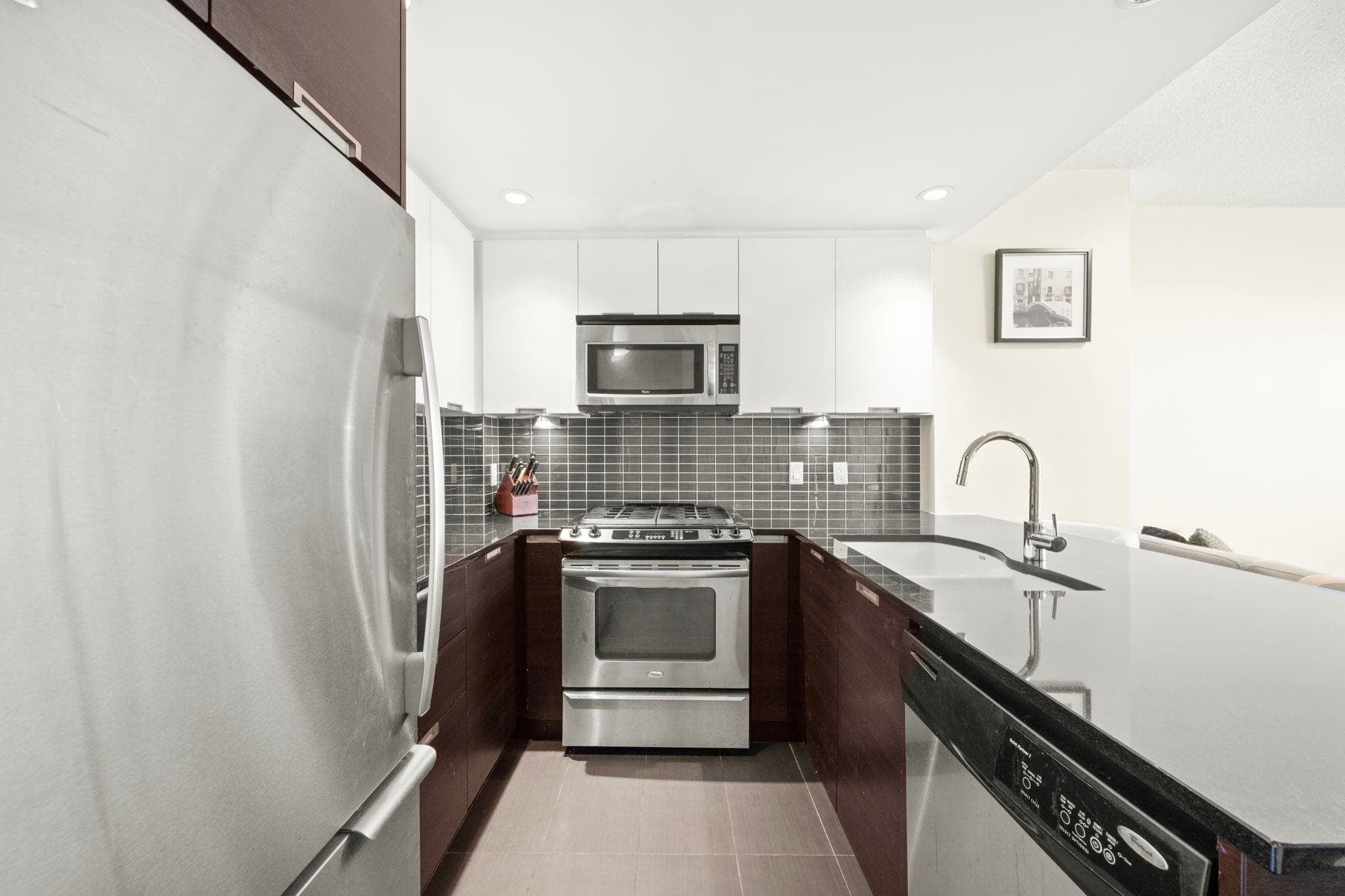 1004 - 2968 Glen Drive, Coquitlam, V3B 0C4 — photo 3