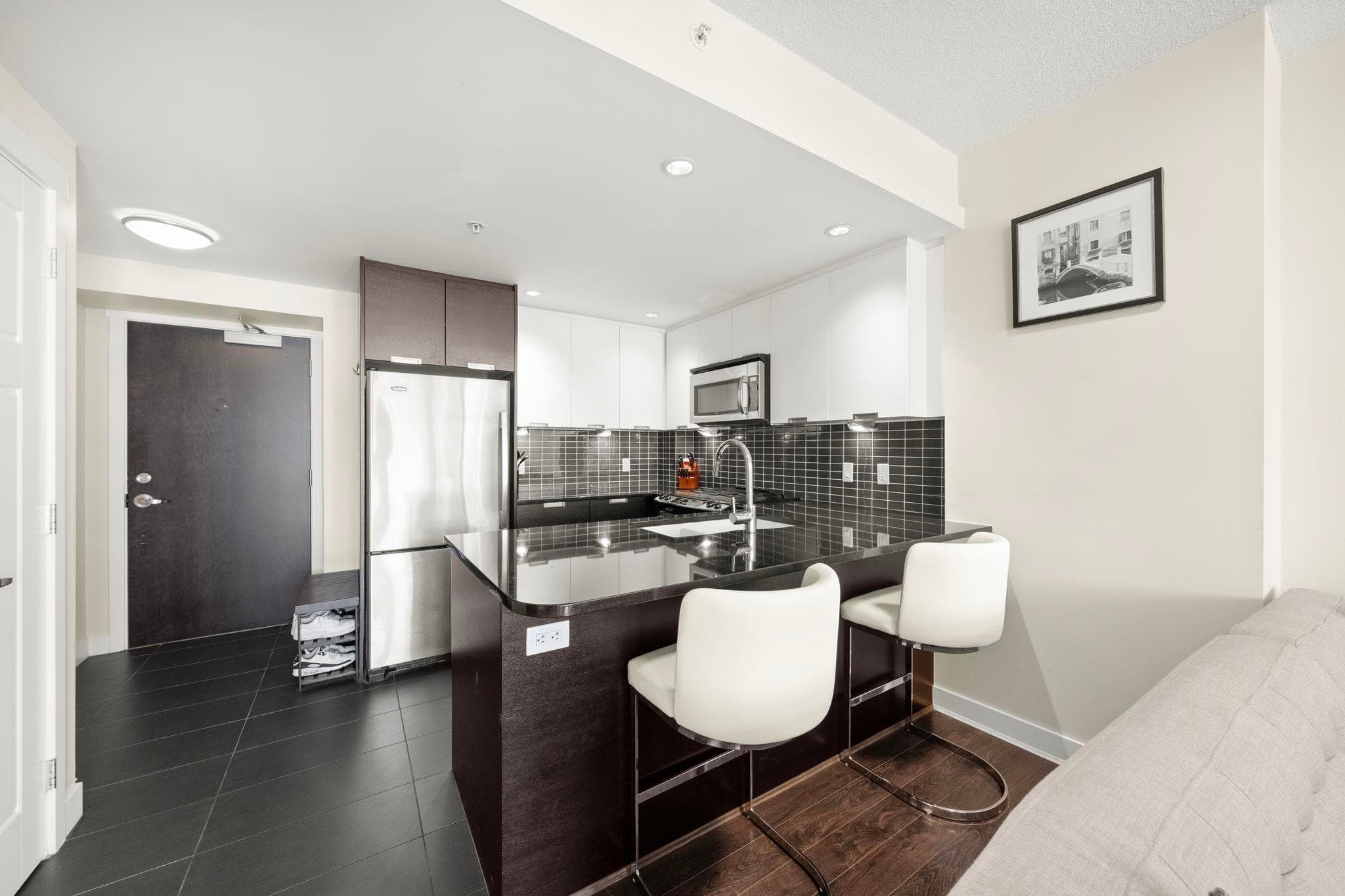 1004 - 2968 Glen Drive, Coquitlam, V3B 0C4 — photo 5