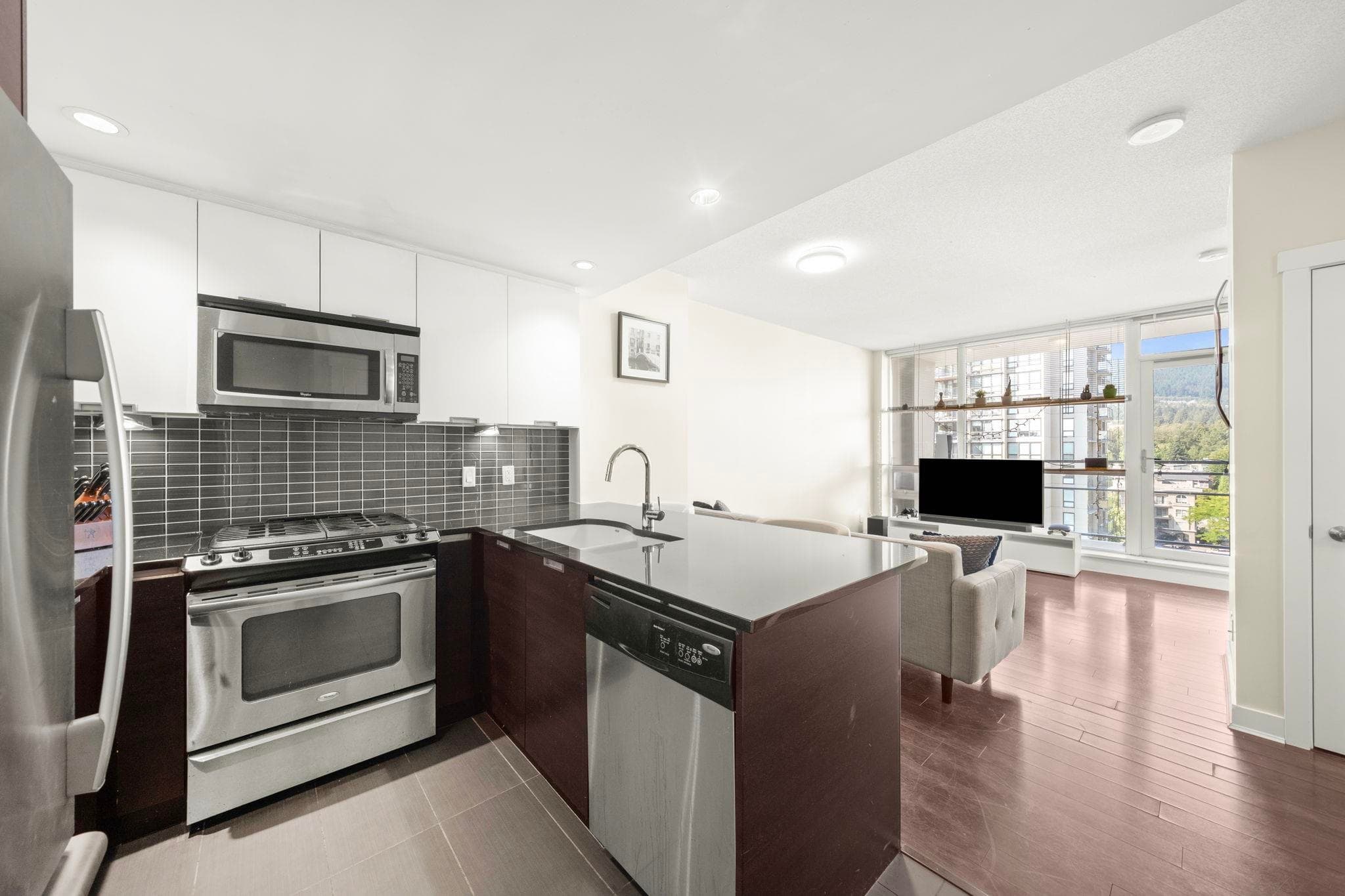 1004 - 2968 Glen Drive, Coquitlam, V3B 0C4 — photo 4
