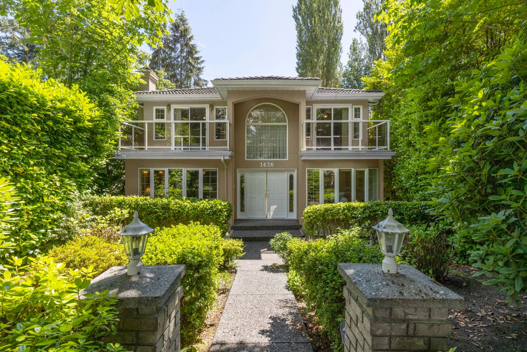 1426 Fulton Avenue, West Vancouver, V7T 1P1 — photo 1
