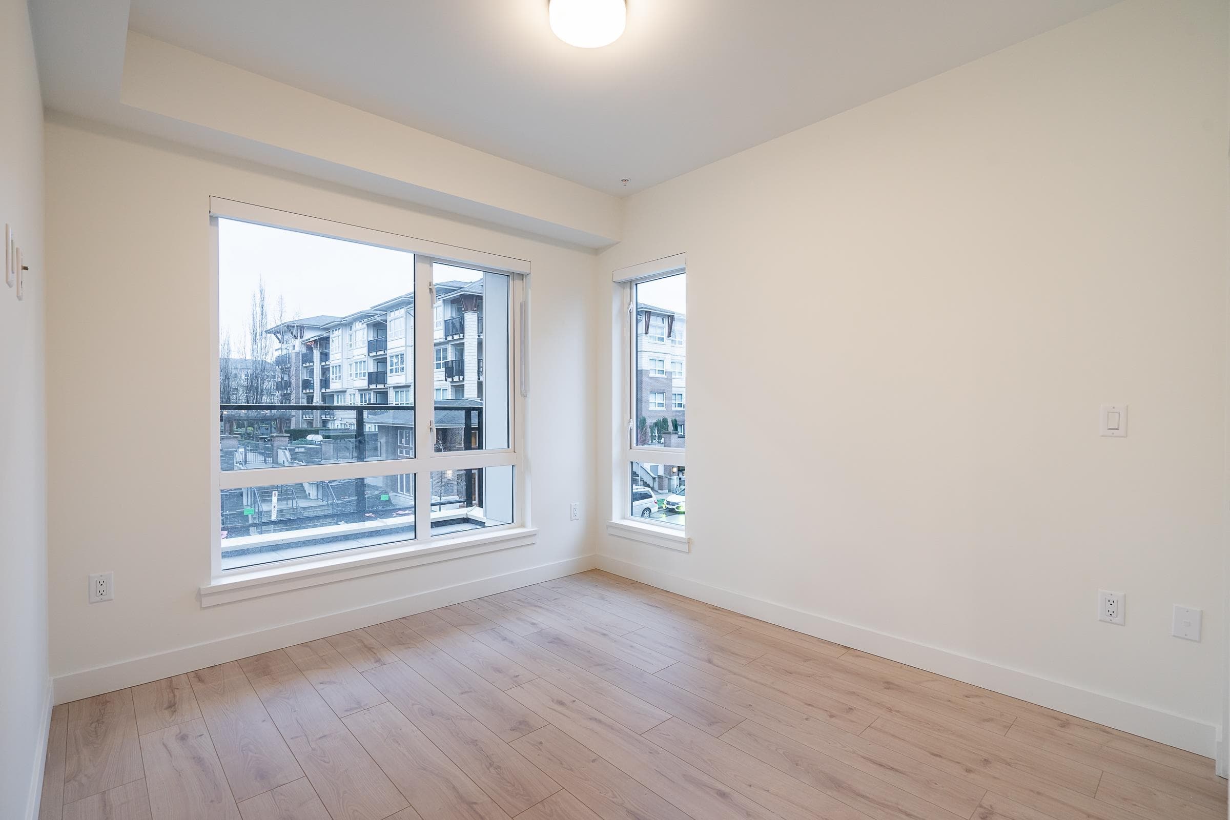 206 - 8428 Park Road, Richmond, V6Y 0K1 — photo 2