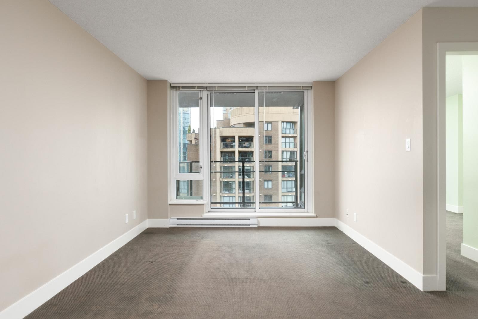 1502 - 1088 Richards Street, Vancouver, V6B 0J8 — photo 3