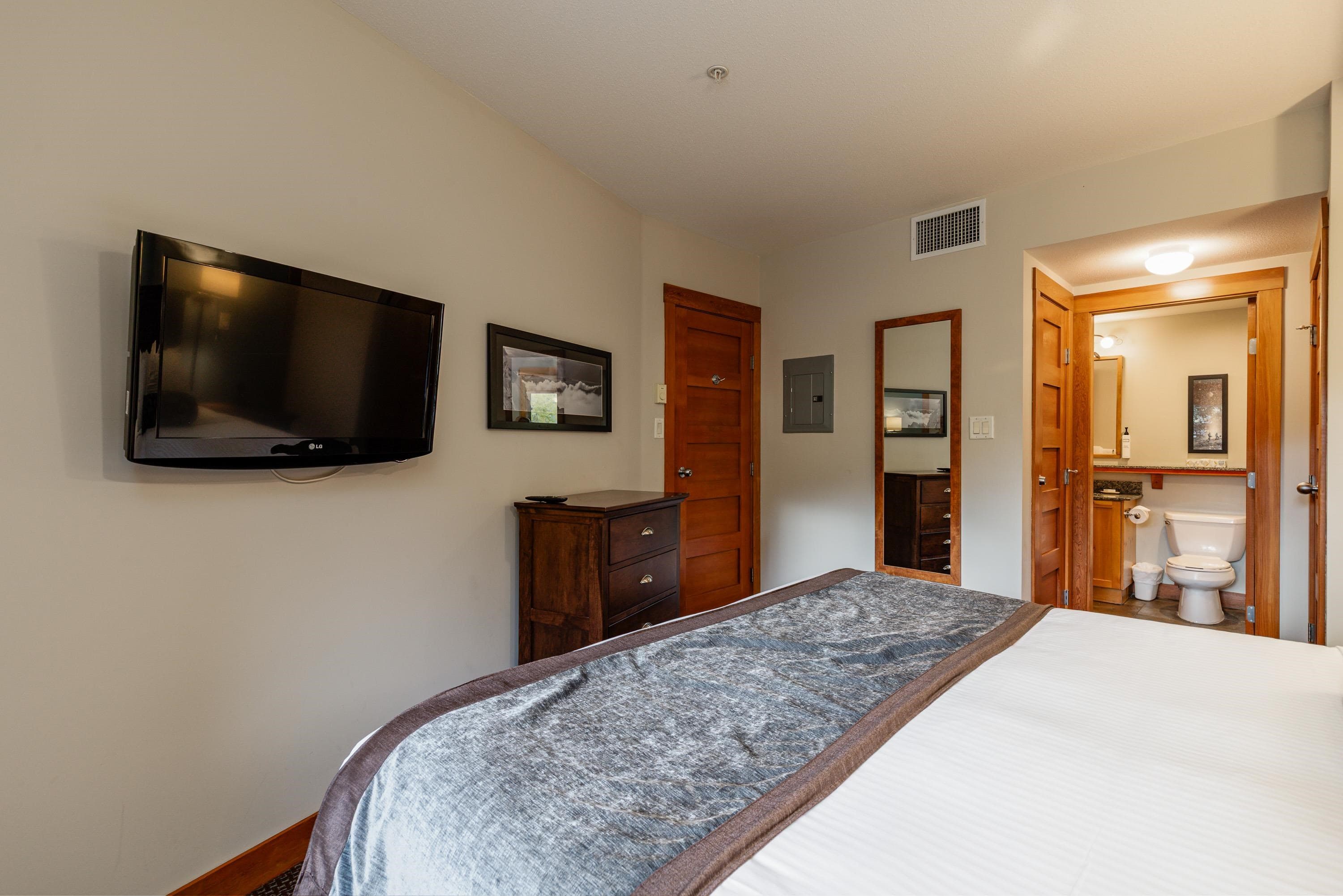 315B - 2036 London Lane, Whistler, V8E 0N7 — photo 4