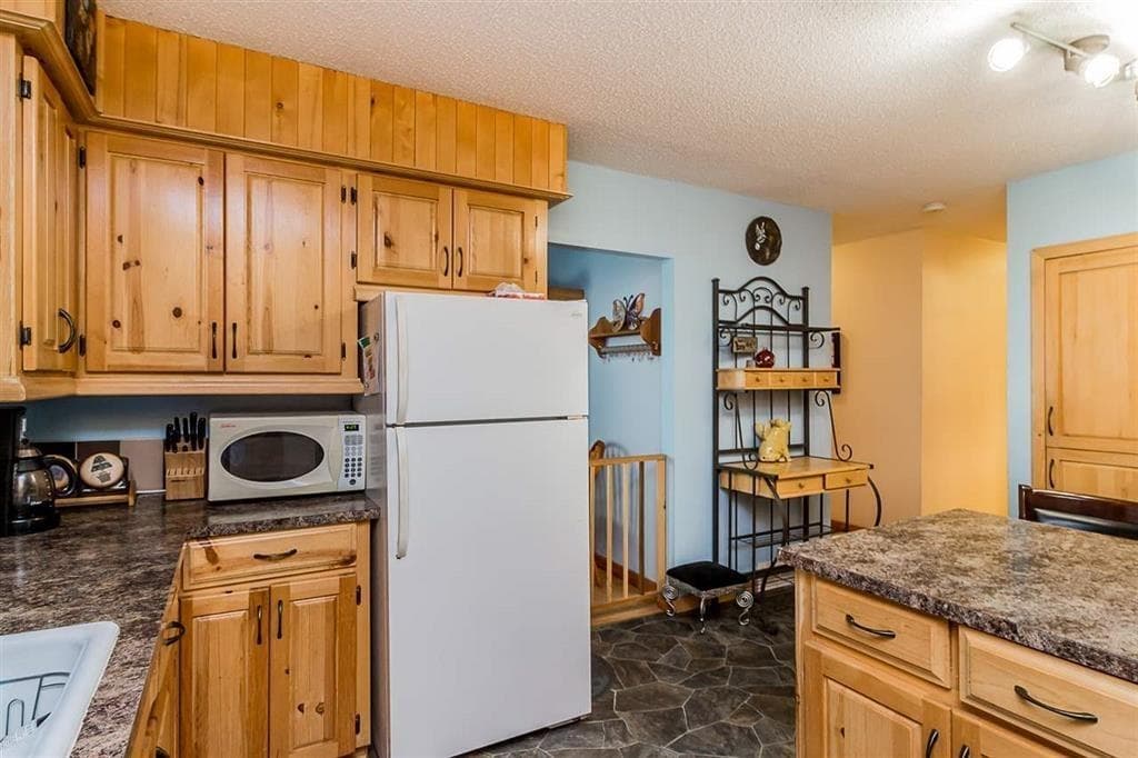 33437 George Ferguson Way, Abbotsford, V2S 2L9 — photo 4