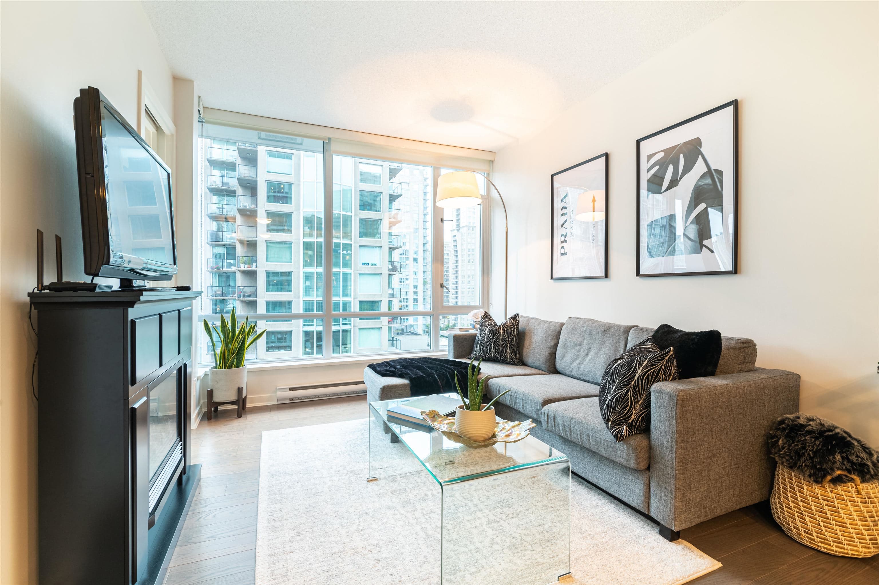907 - 833 Homer Street, Vancouver, V6B 0H3 — photo 3