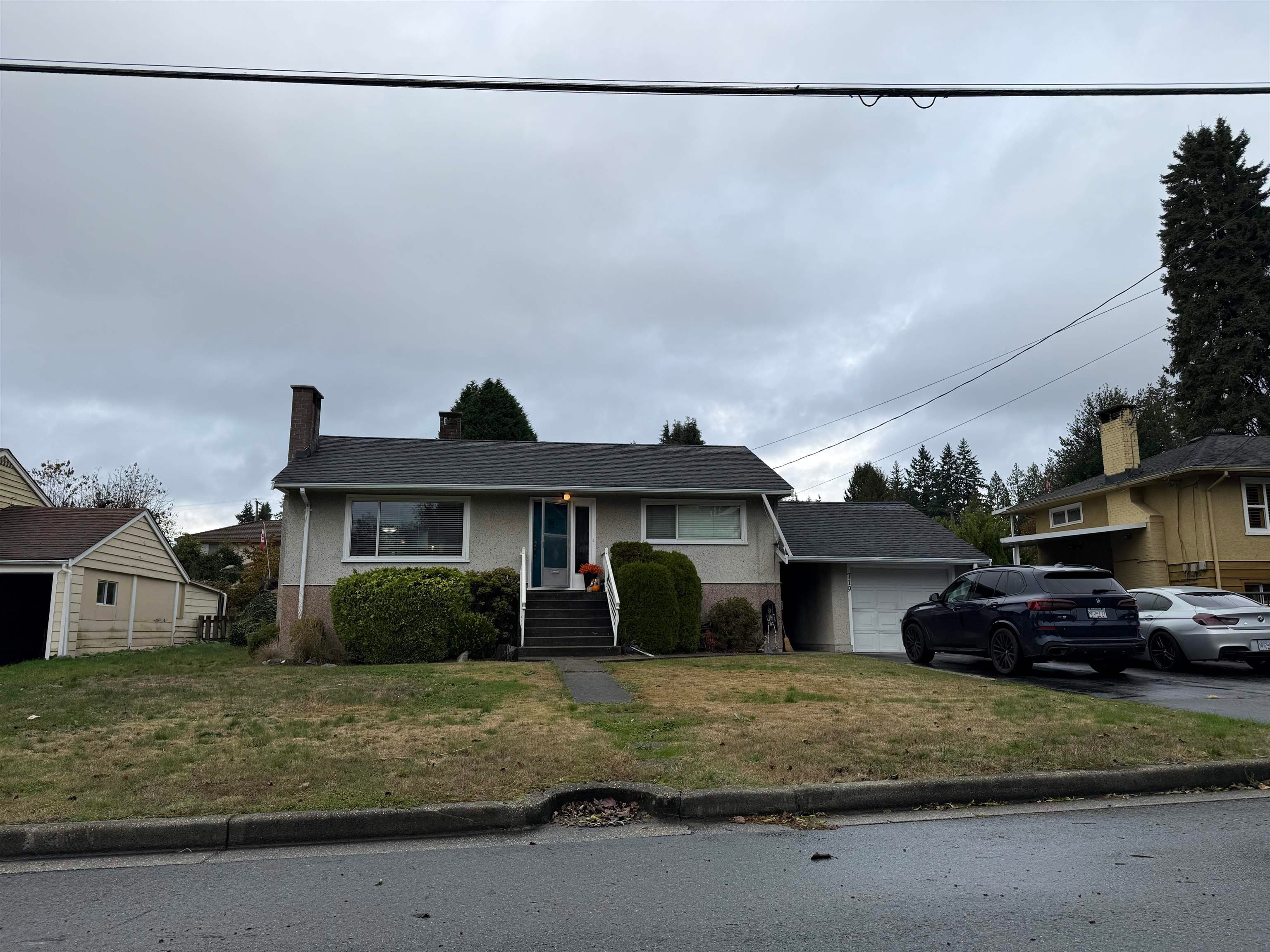 719 Ivy Avenue, Coquitlam