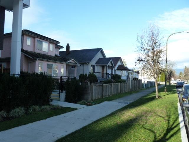 4955 Quebec Street, Vancouver, V5W 2N3 — photo 2