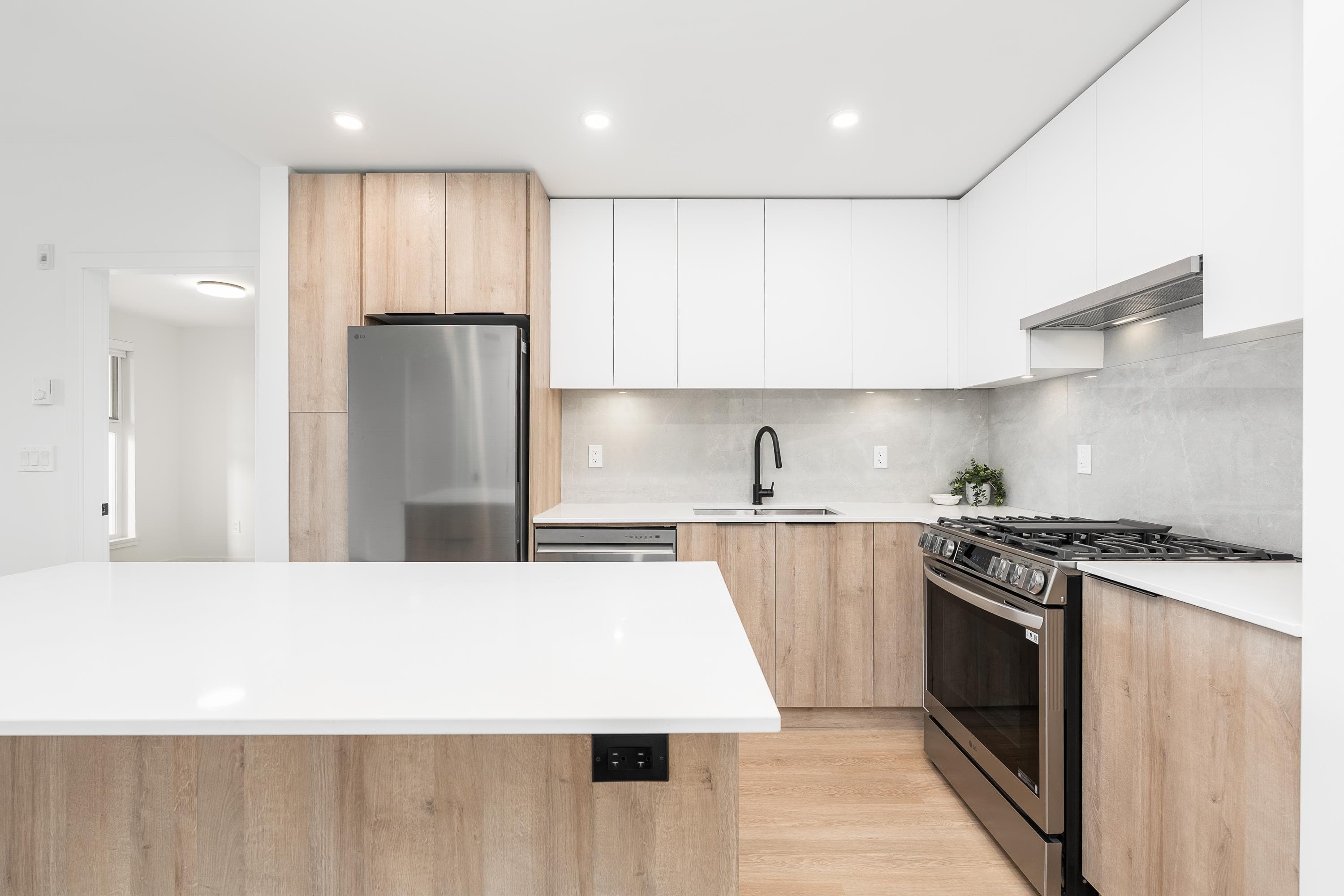 405 - 7980 206a Street, Langley, V2Y 1X6 — photo 1