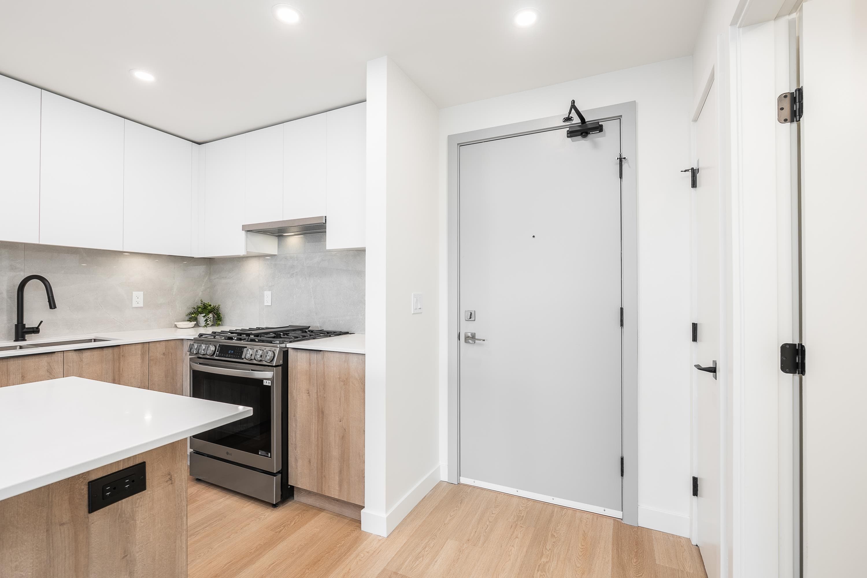 405 - 7980 206a Street, Langley, V2Y 1X6 — photo 4