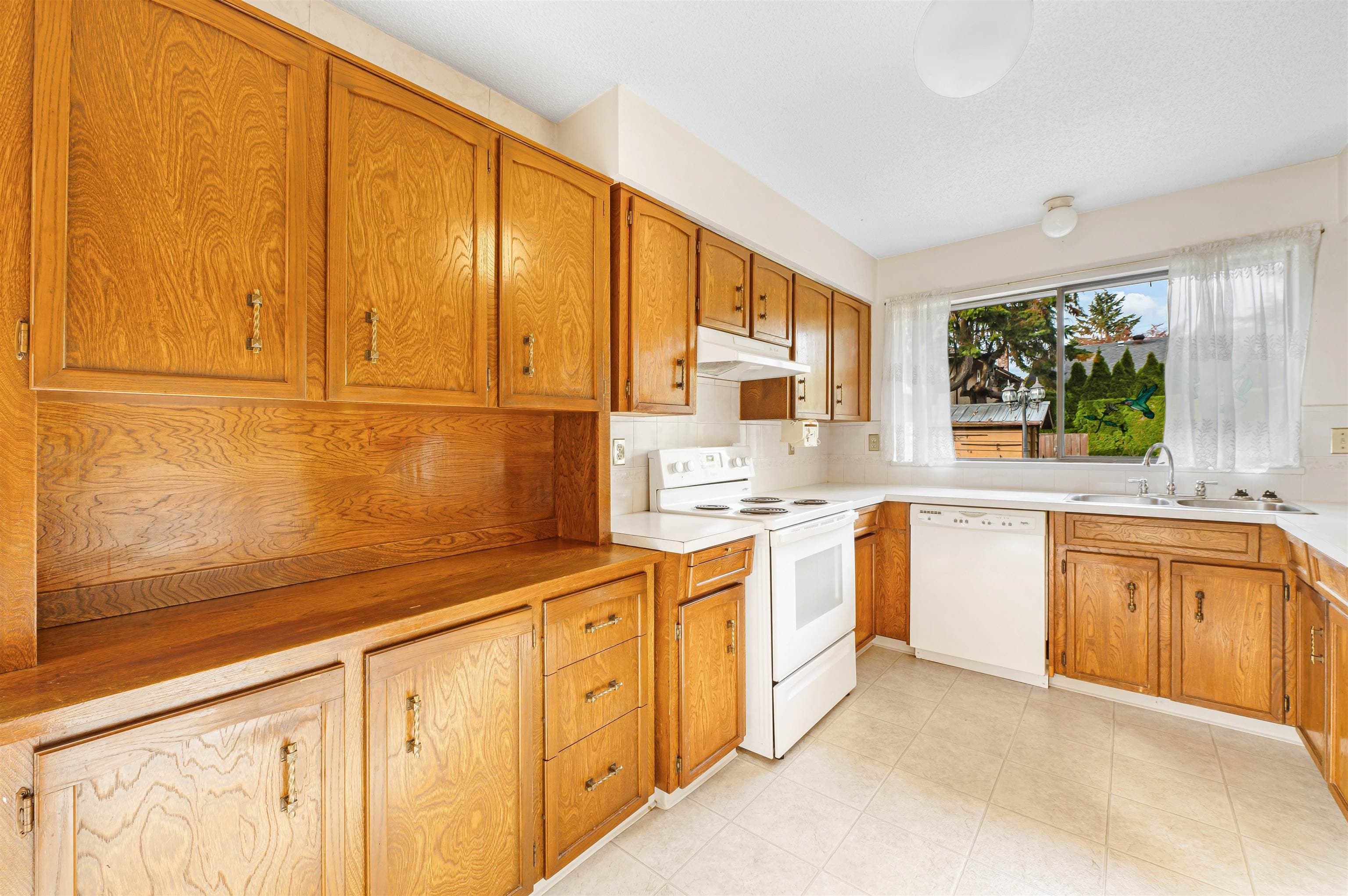 6611 Francis Road, Richmond, V7C 1K4 — photo 4