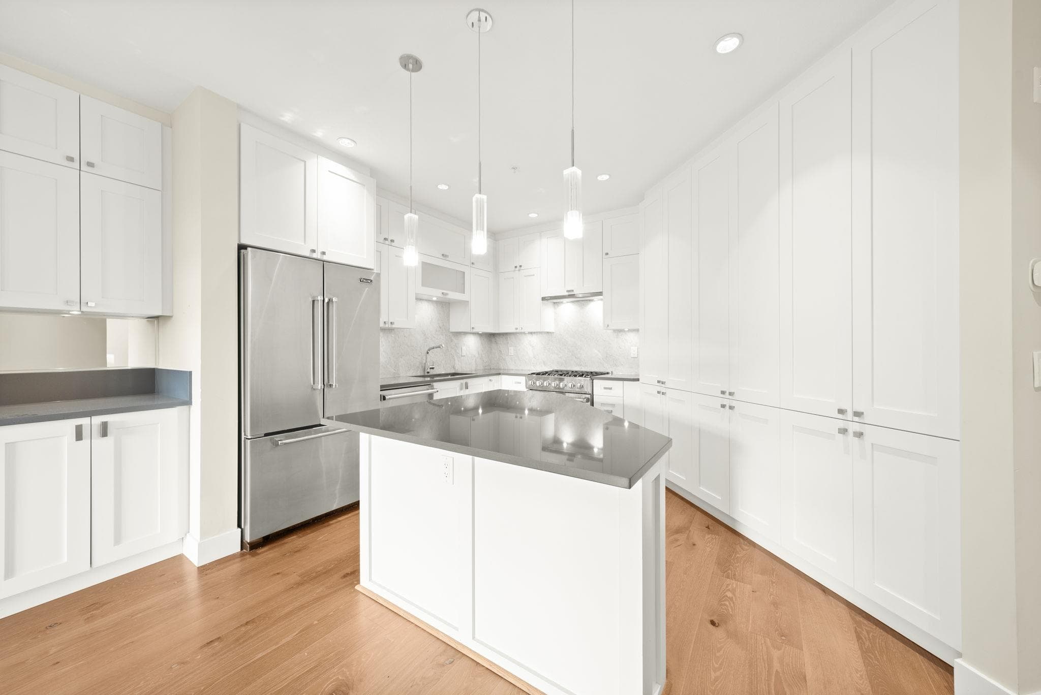 213 - 14855 Thrift Avenue, White Rock, V4B 2J6 — photo 5