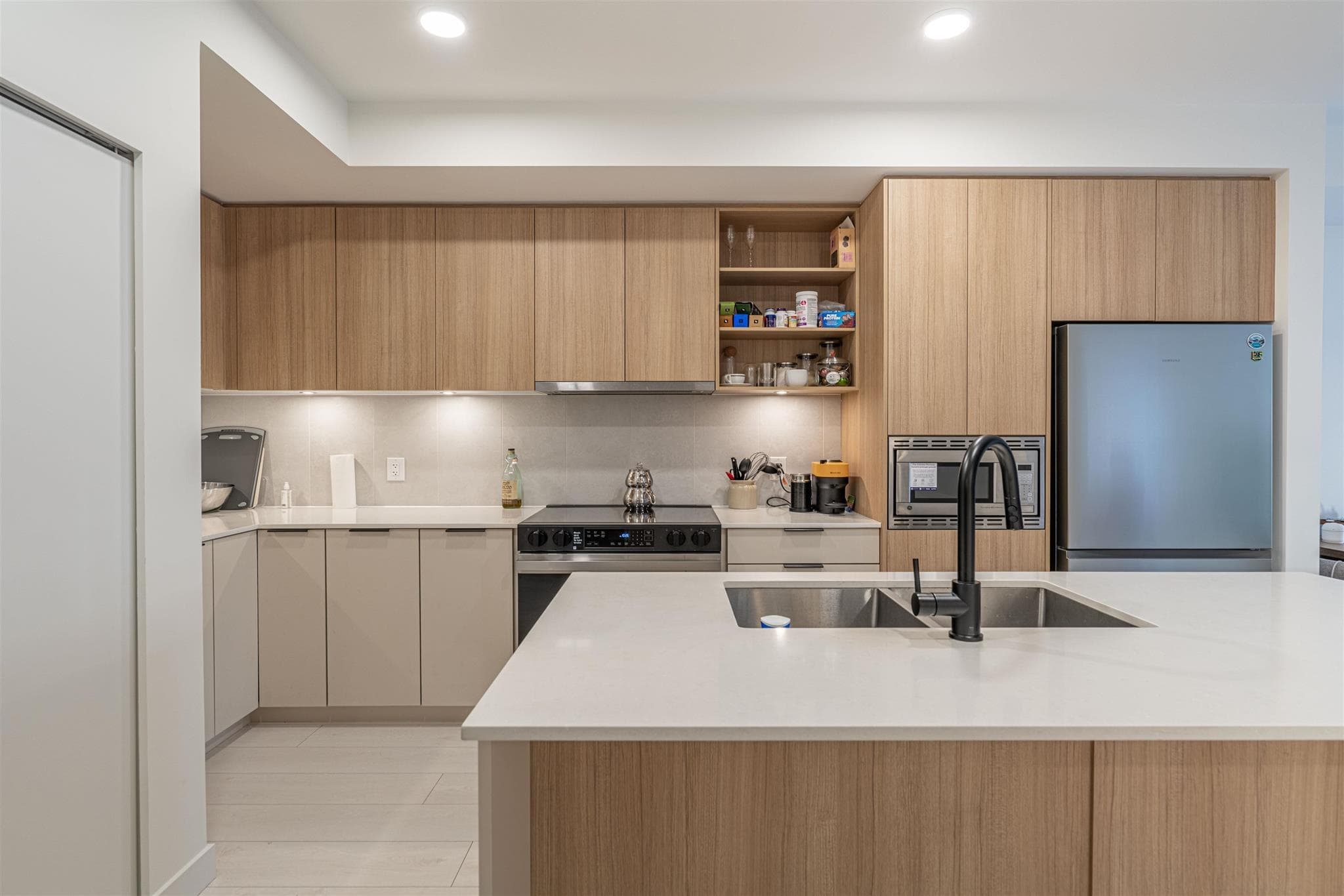 513 - 13439 94a Avenue, Surrey, V3V 0G9 — photo 4