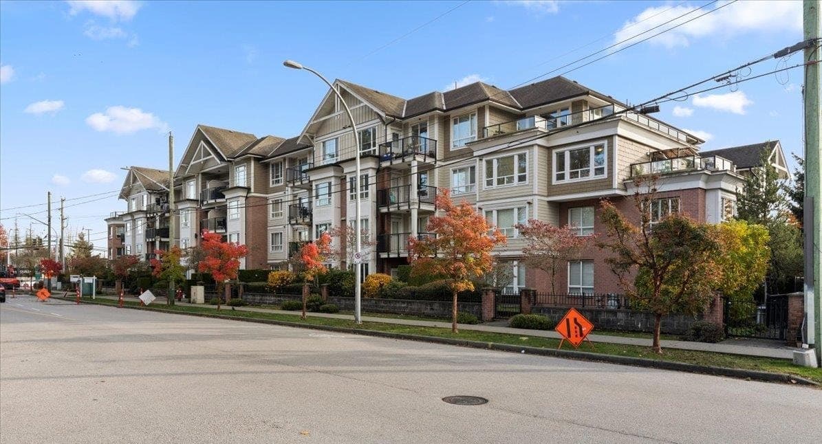 304 - 14960 102a Avenue, Surrey, V3R 6A3 — photo 4