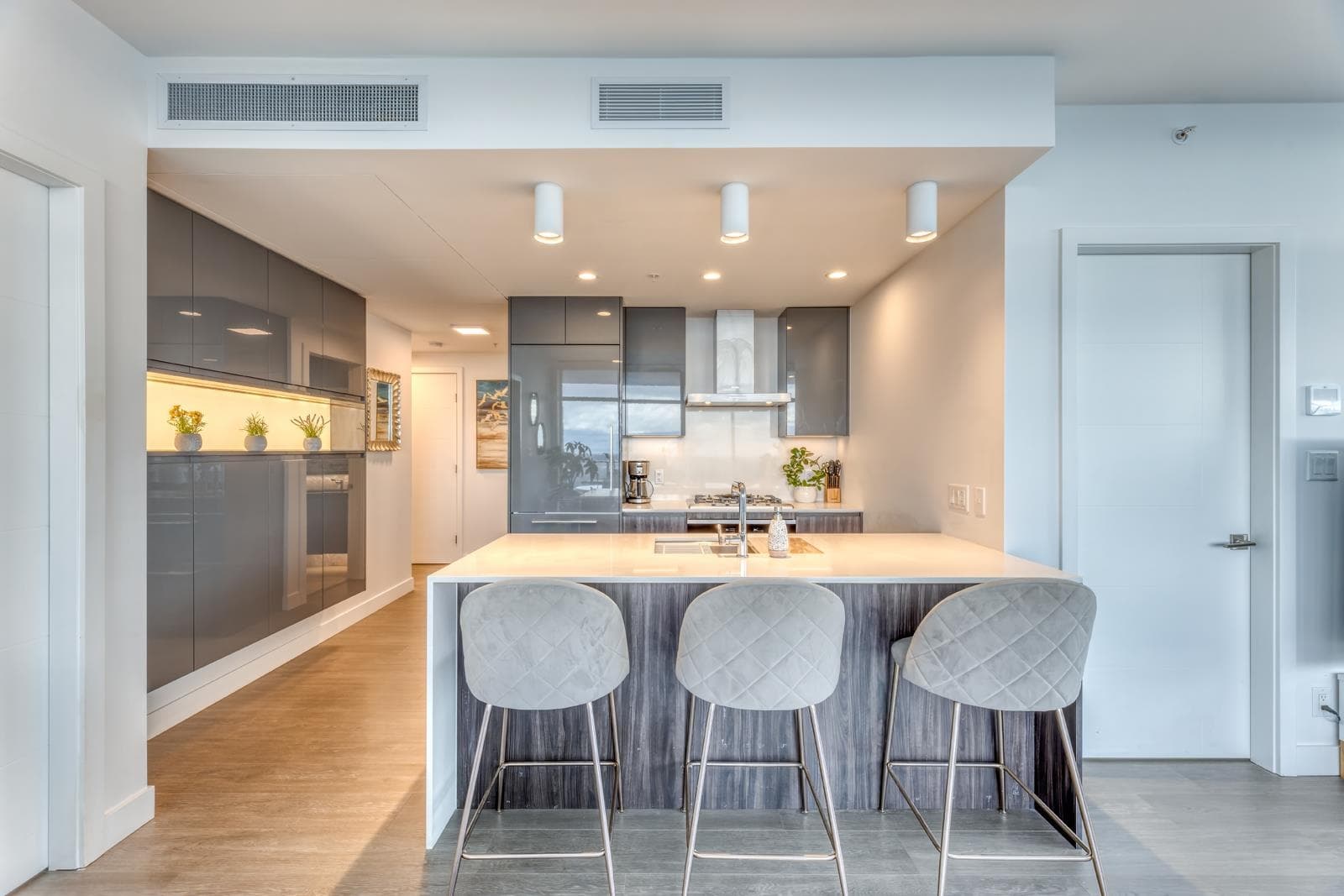 1704 - 6511 Sussex Avenue, Burnaby, V5H 0K5 — photo 4