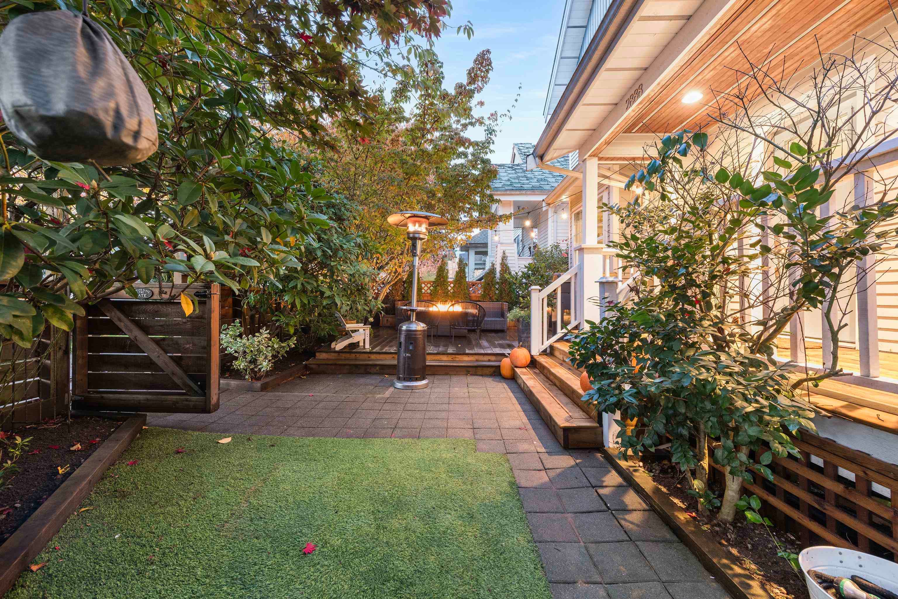 2888 Glen Drive, Vancouver, V5T 4B8 — photo 4