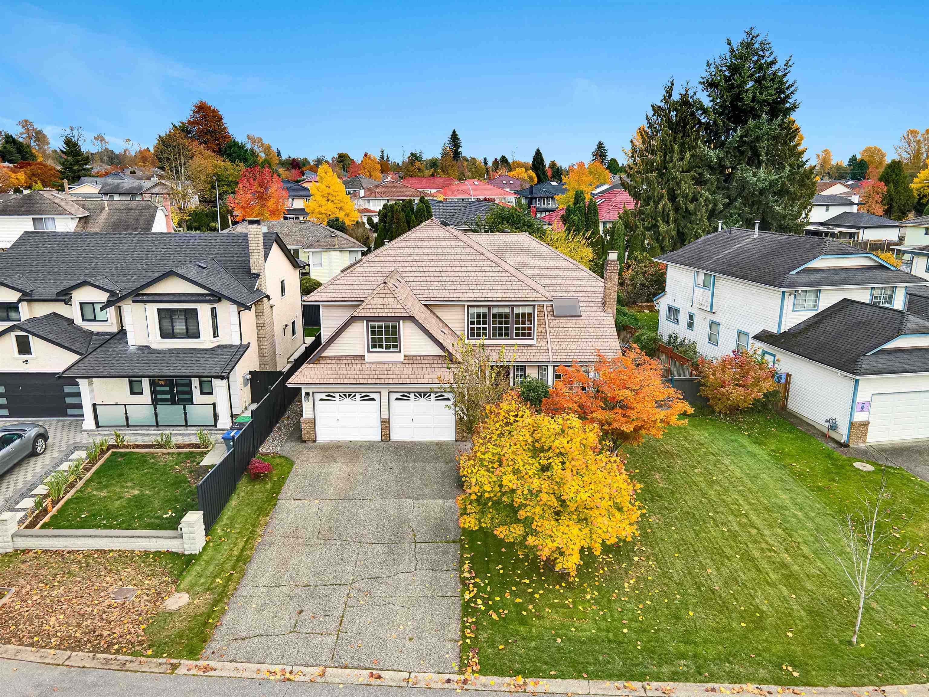 8896 140b Street, Surrey, V3V 7T4 — photo 2