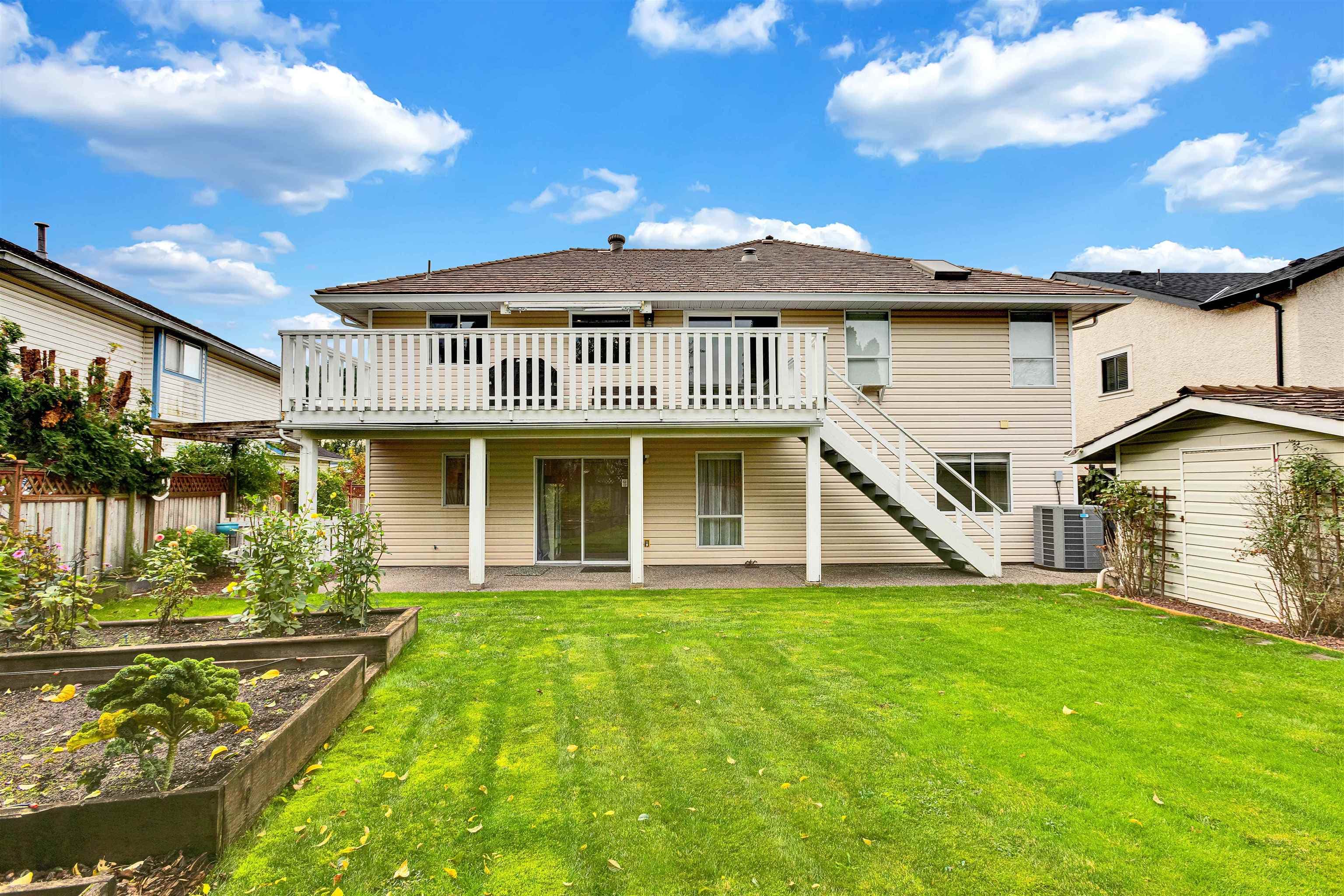 8896 140b Street, Surrey, V3V 7T4 — photo 5