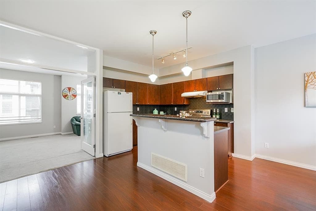 36 - 7518 138 Street, Surrey, V3W 1S1 — photo 4