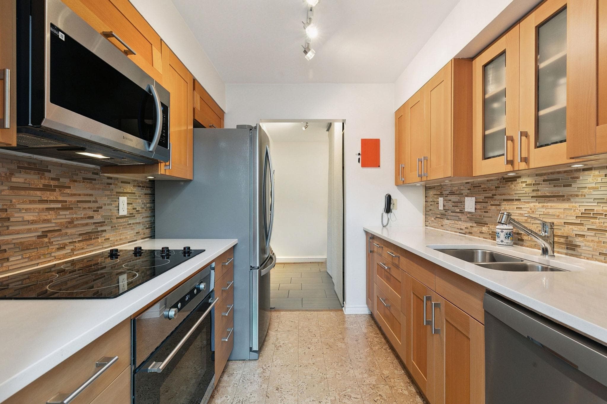 202 - 1633 Yew Street, Vancouver, V6K 3E6 — photo 5
