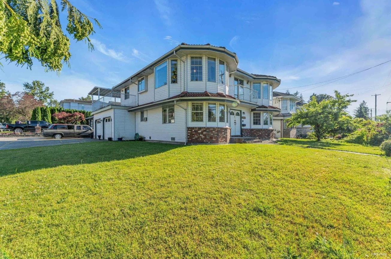 11942 99 Avenue, Surrey, V3V 2M5 — photo 1