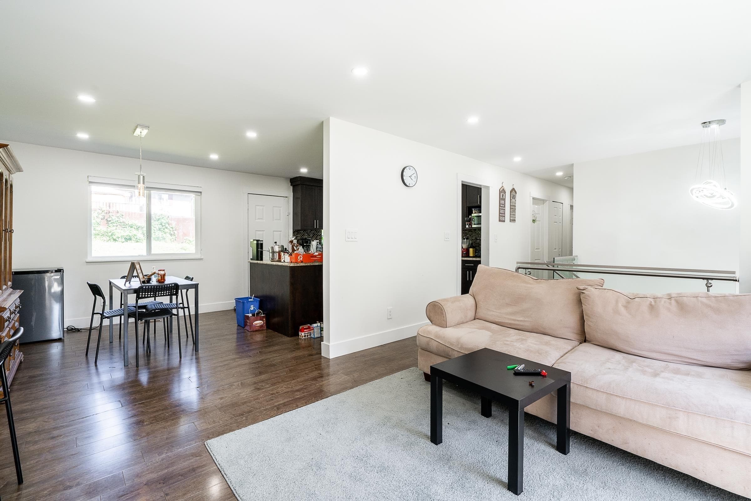 7902 Heron Street, Mission, V2V 6A1 — photo 5