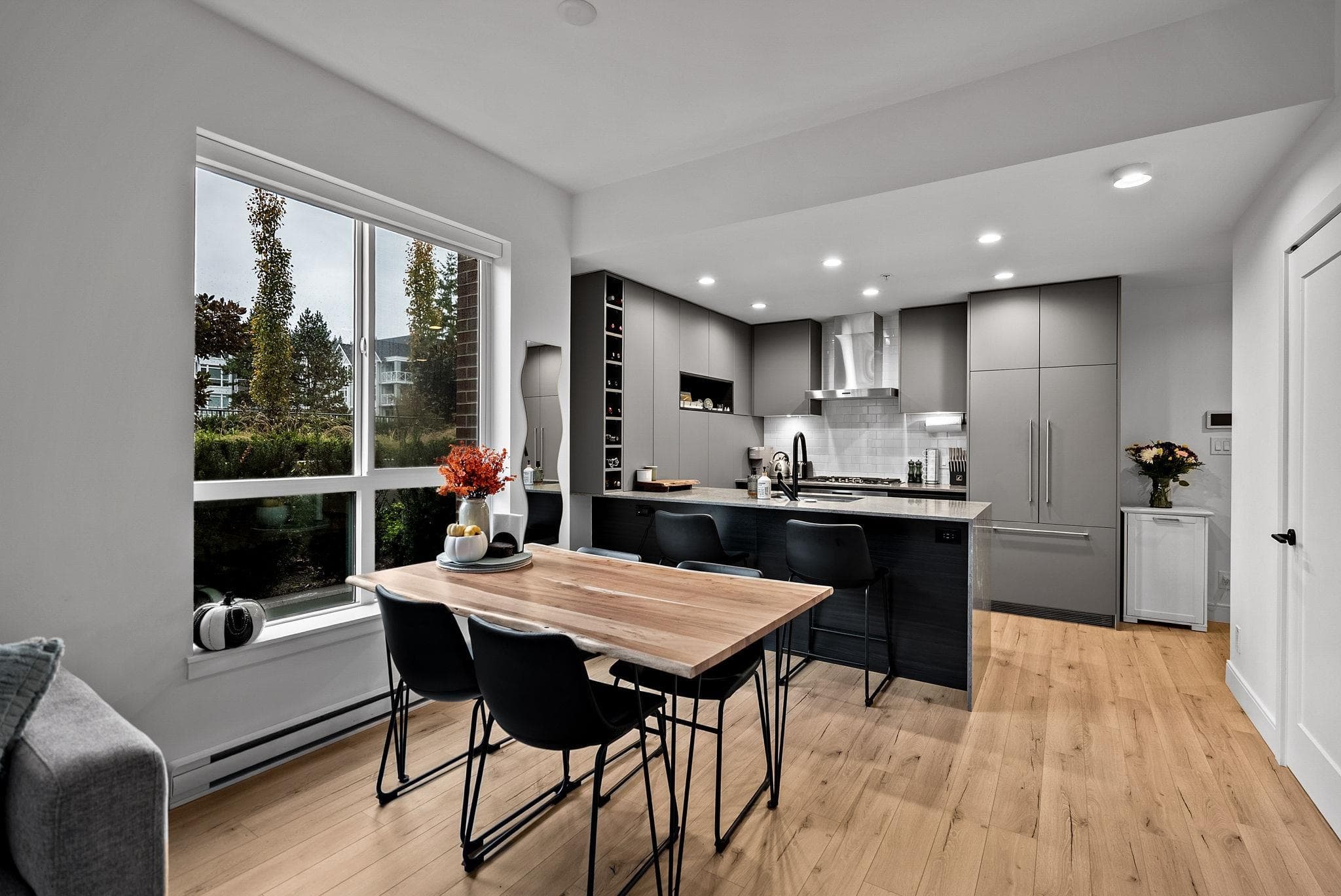 205 - 55 Klahanie Drive, Port Moody, V3H 0M9 — photo 3