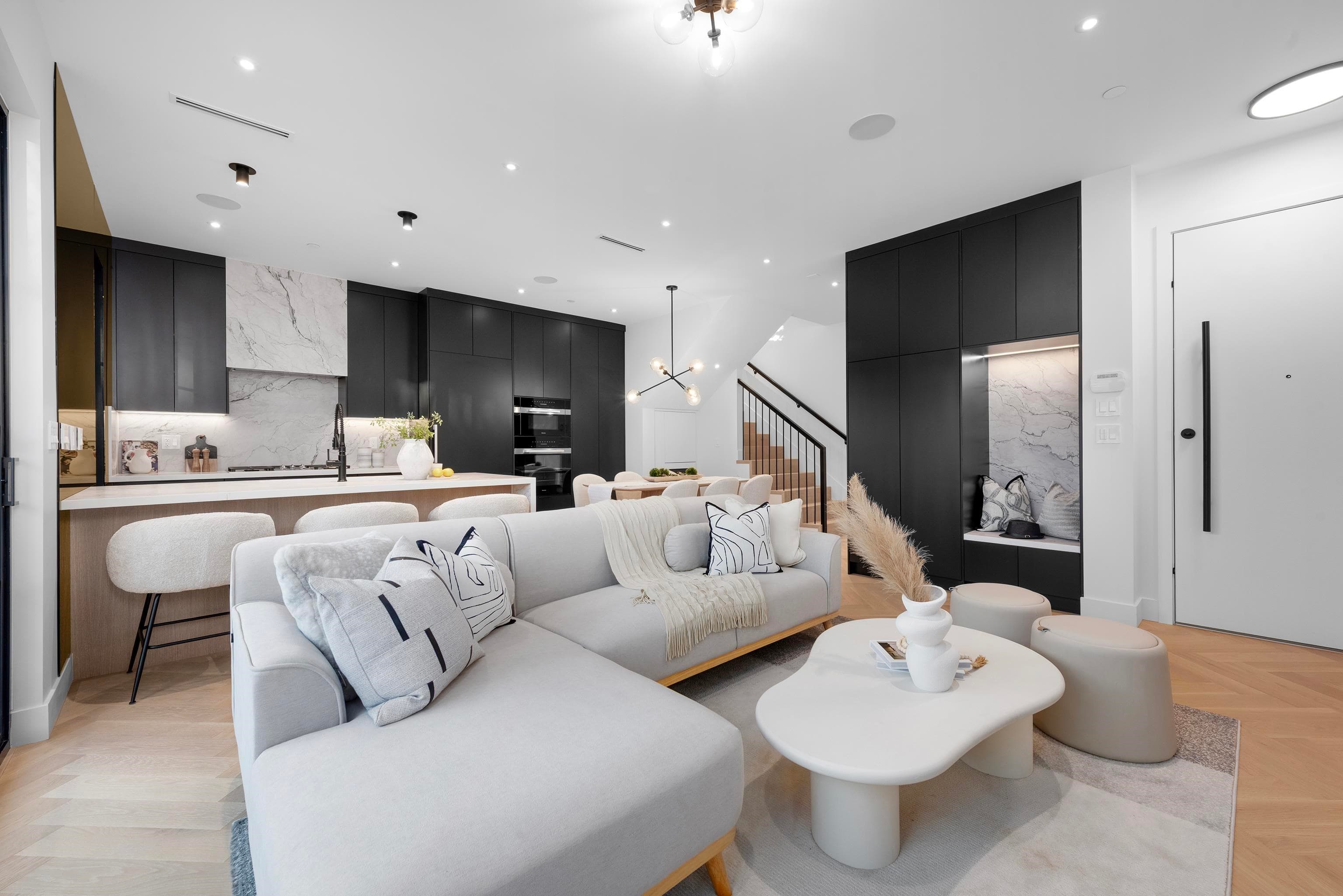 2 - 240 E 37th Avenue, Vancouver, V5W 1E6 — photo 3