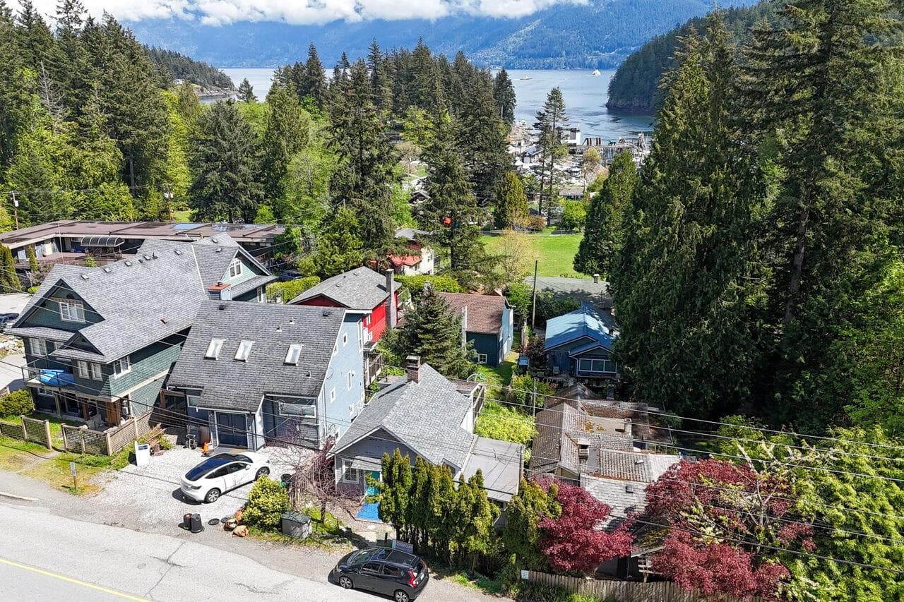 987 Dorman Road, Bowen Island, V0N 1G1 — photo 2