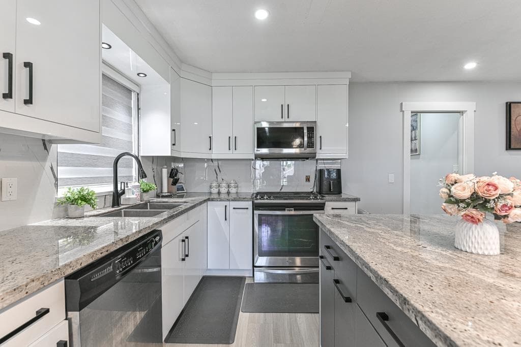3364 Townline Road, Abbotsford, V2T 5S4 — photo 1
