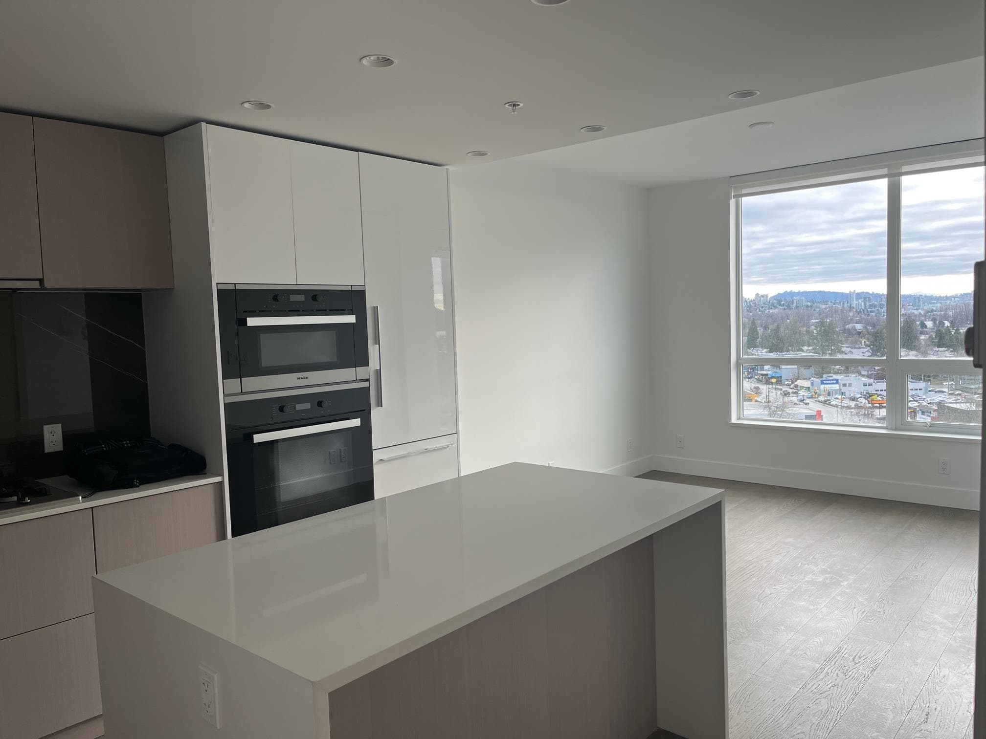 1102 - 1632 Lions Gate Lane, North Vancouver, V7P 3B3 — photo 2