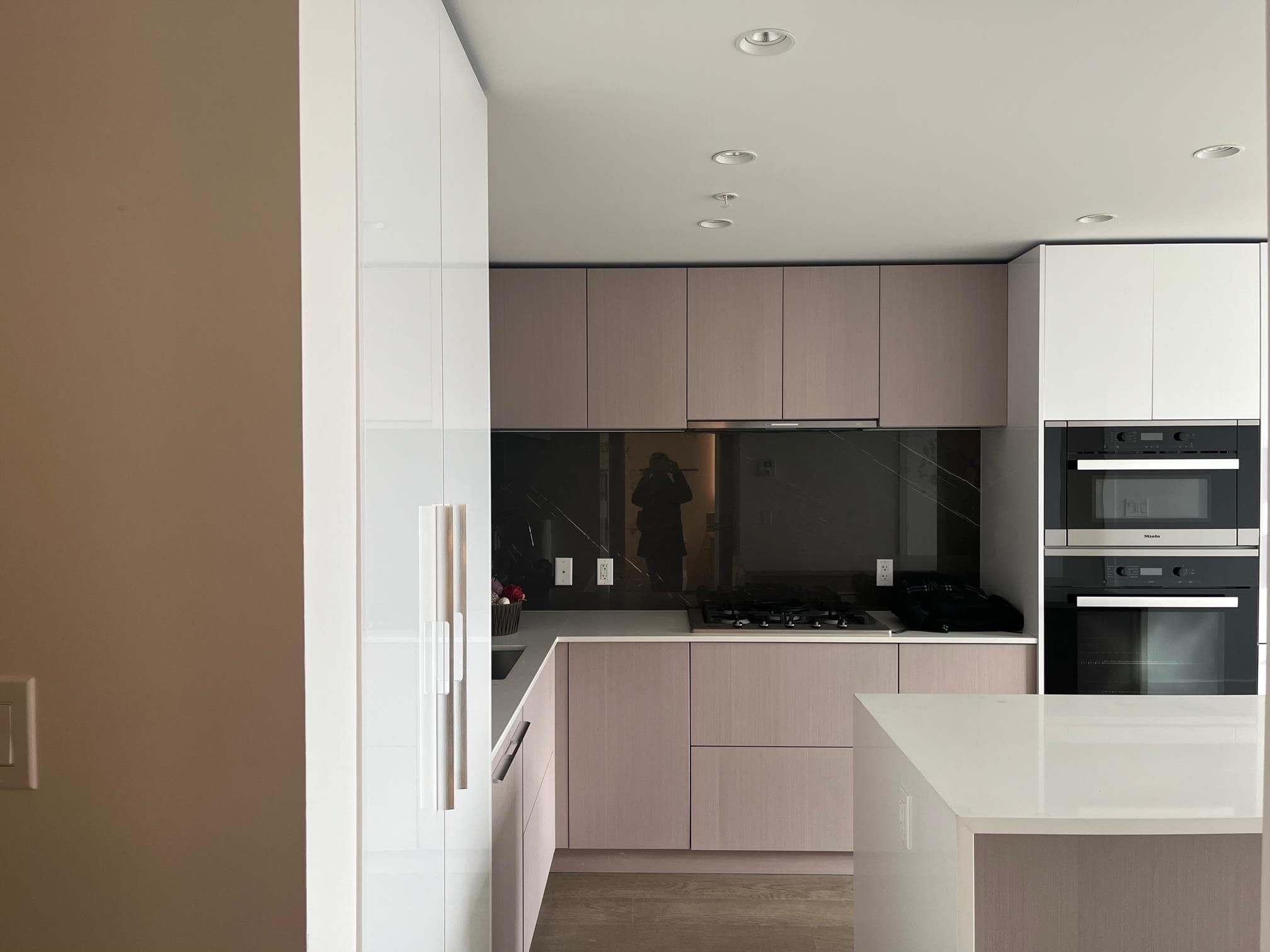 1102 - 1632 Lions Gate Lane, North Vancouver, V7P 3B3 — photo 3